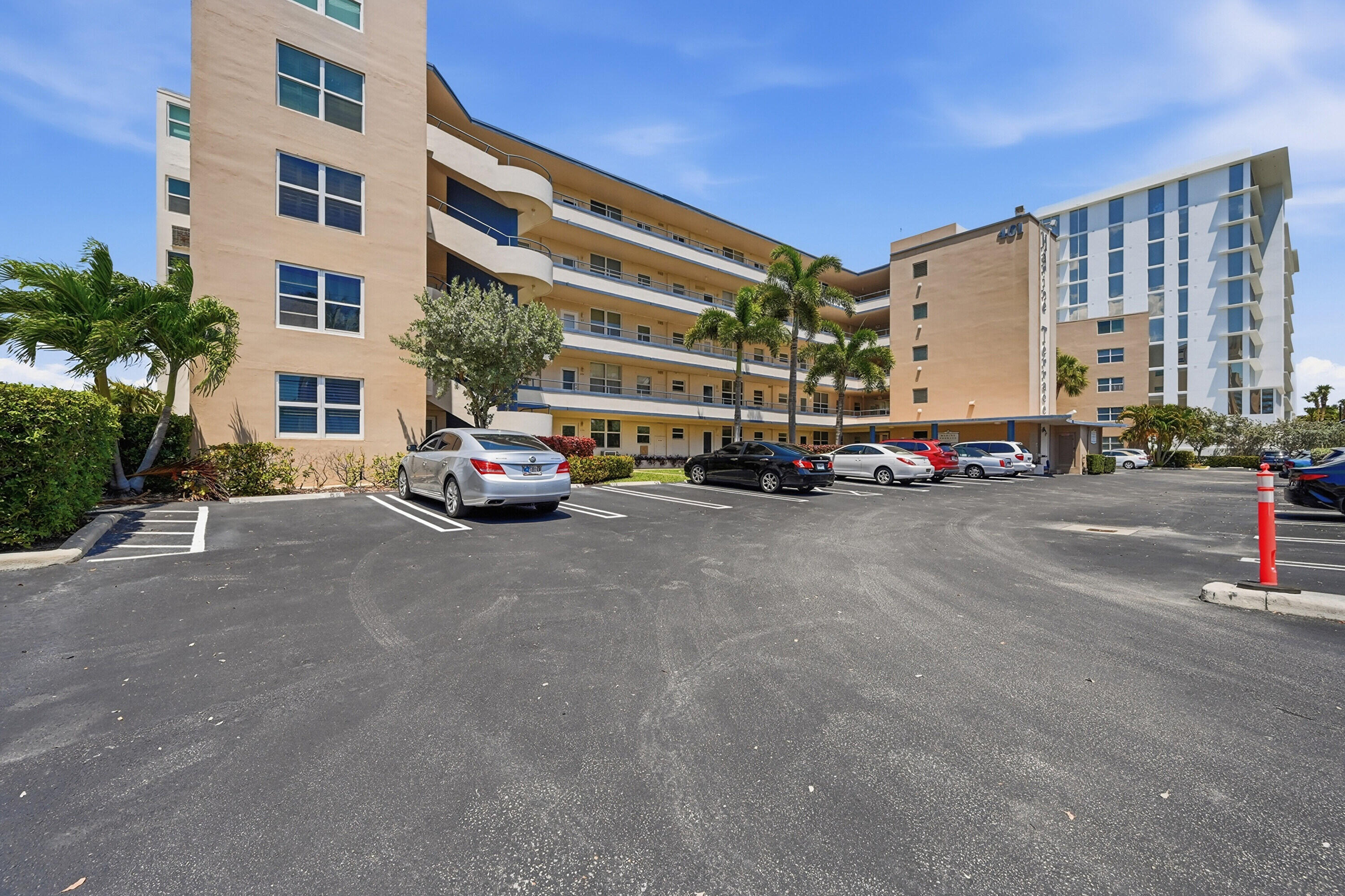 401 N Riverside Drive 408