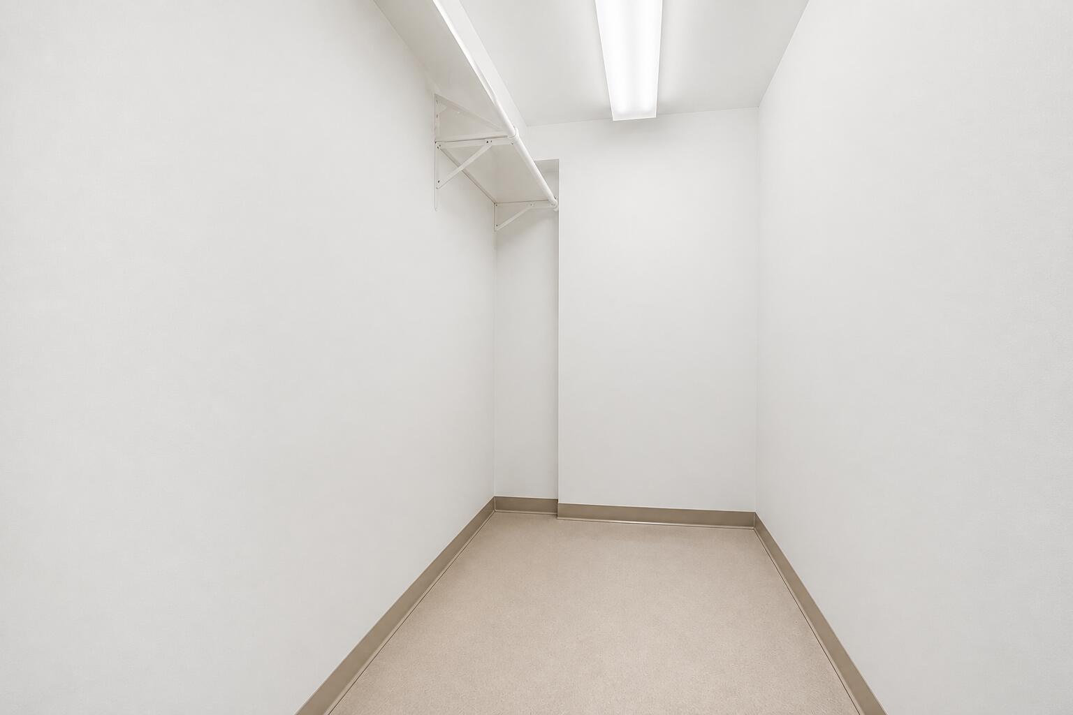 401 N Riverside Drive 408