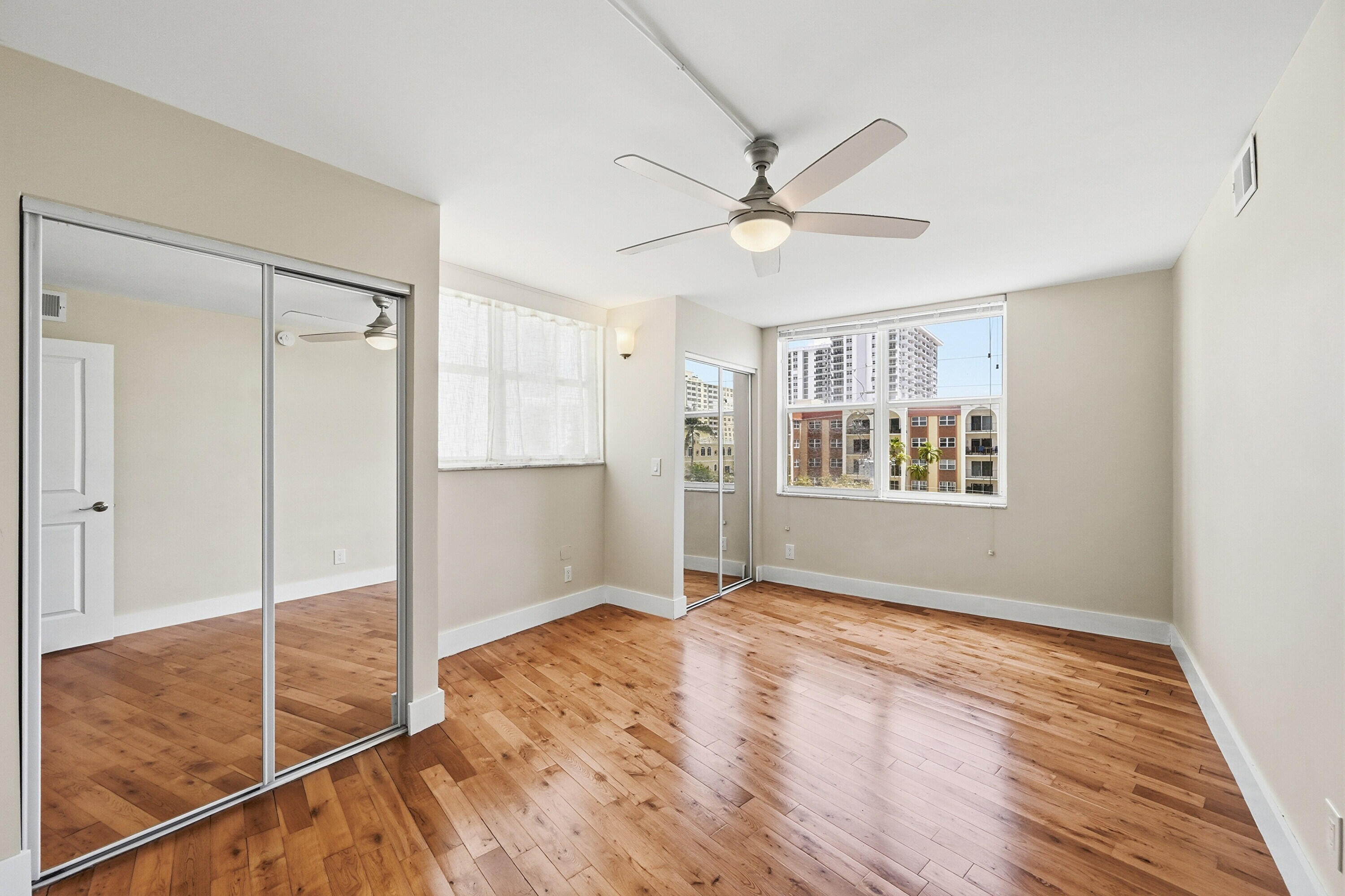 401 N Riverside Drive 408