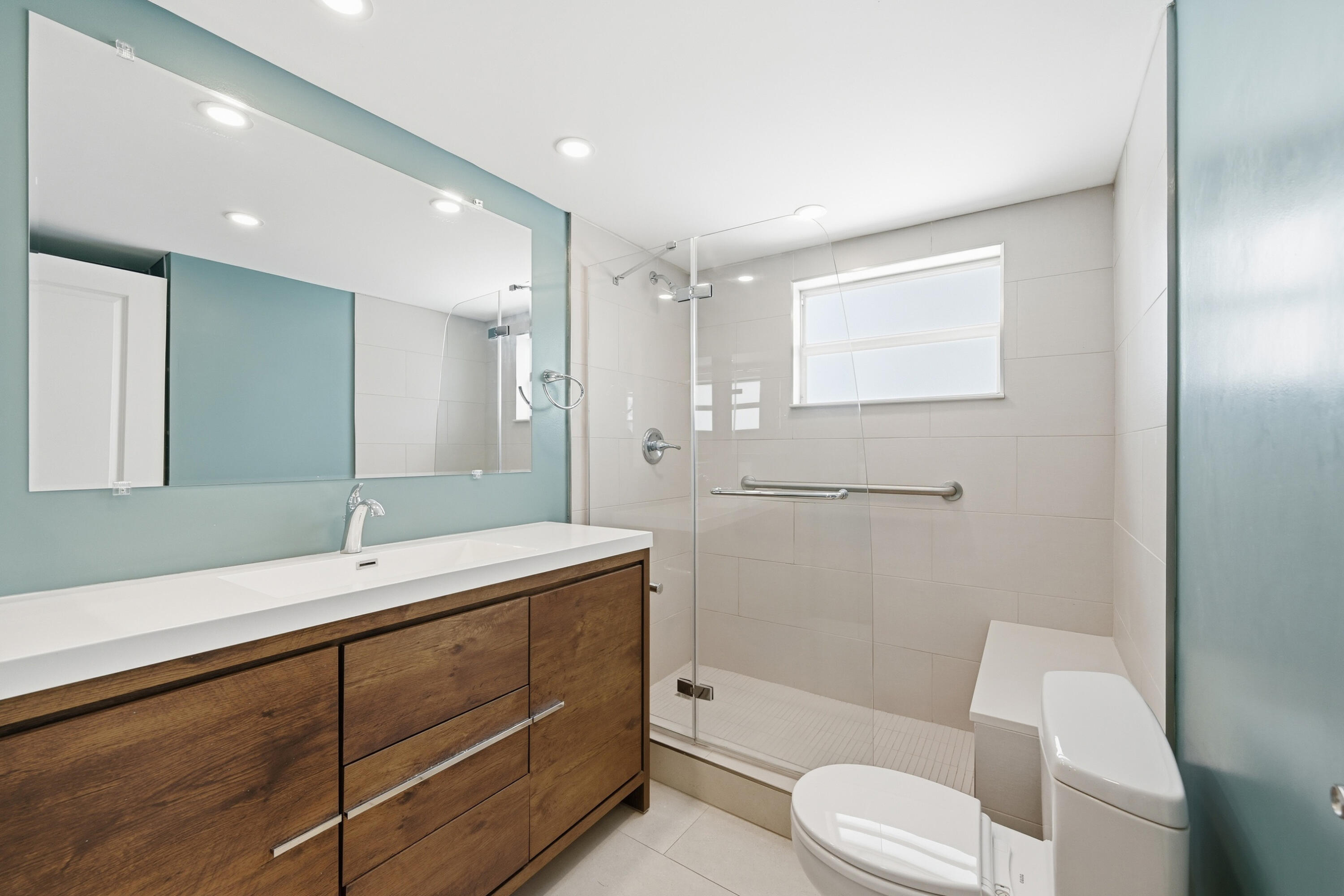 401 N Riverside Drive 408