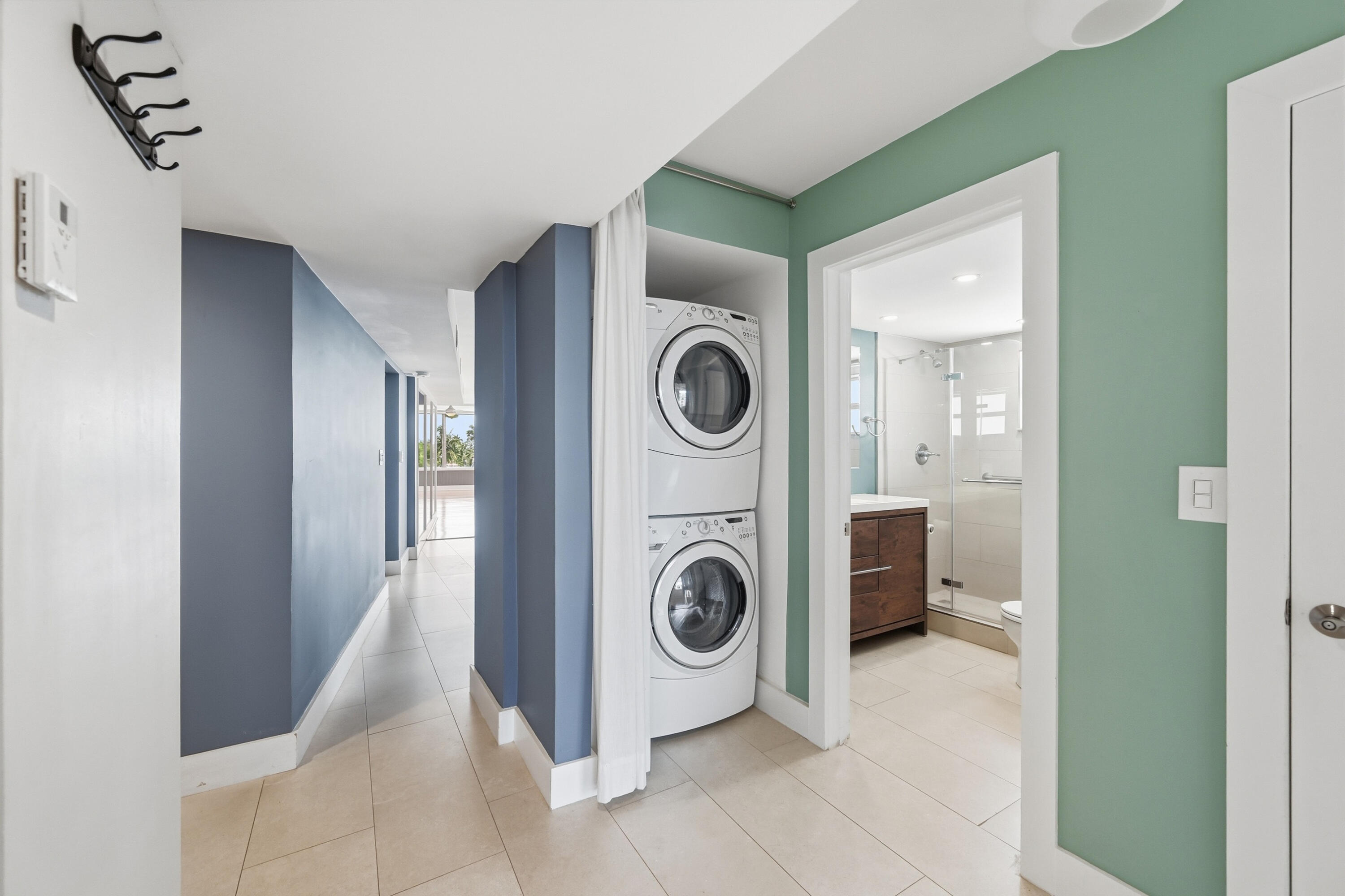 401 N Riverside Drive 408