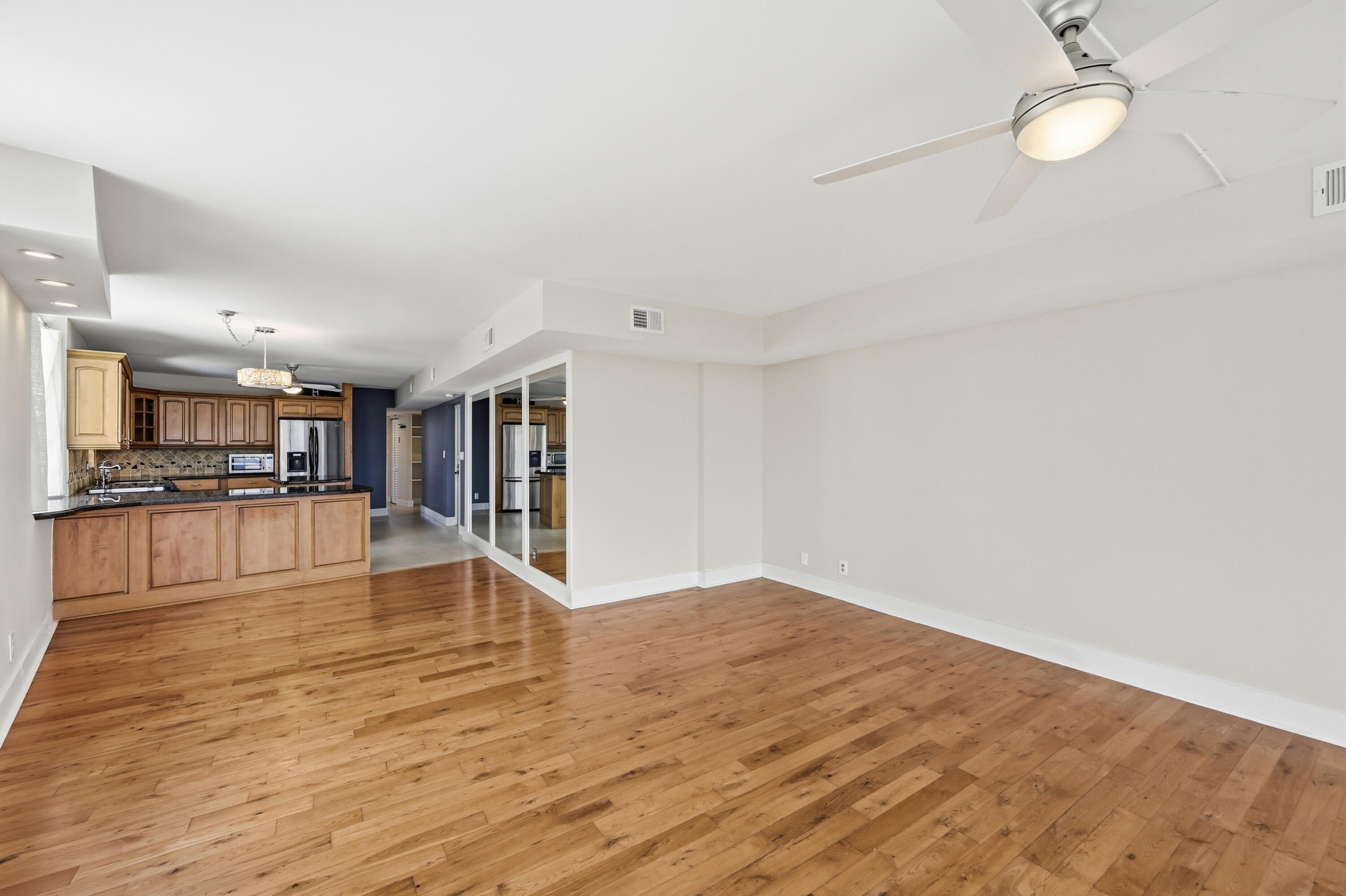 401 N Riverside Drive 408