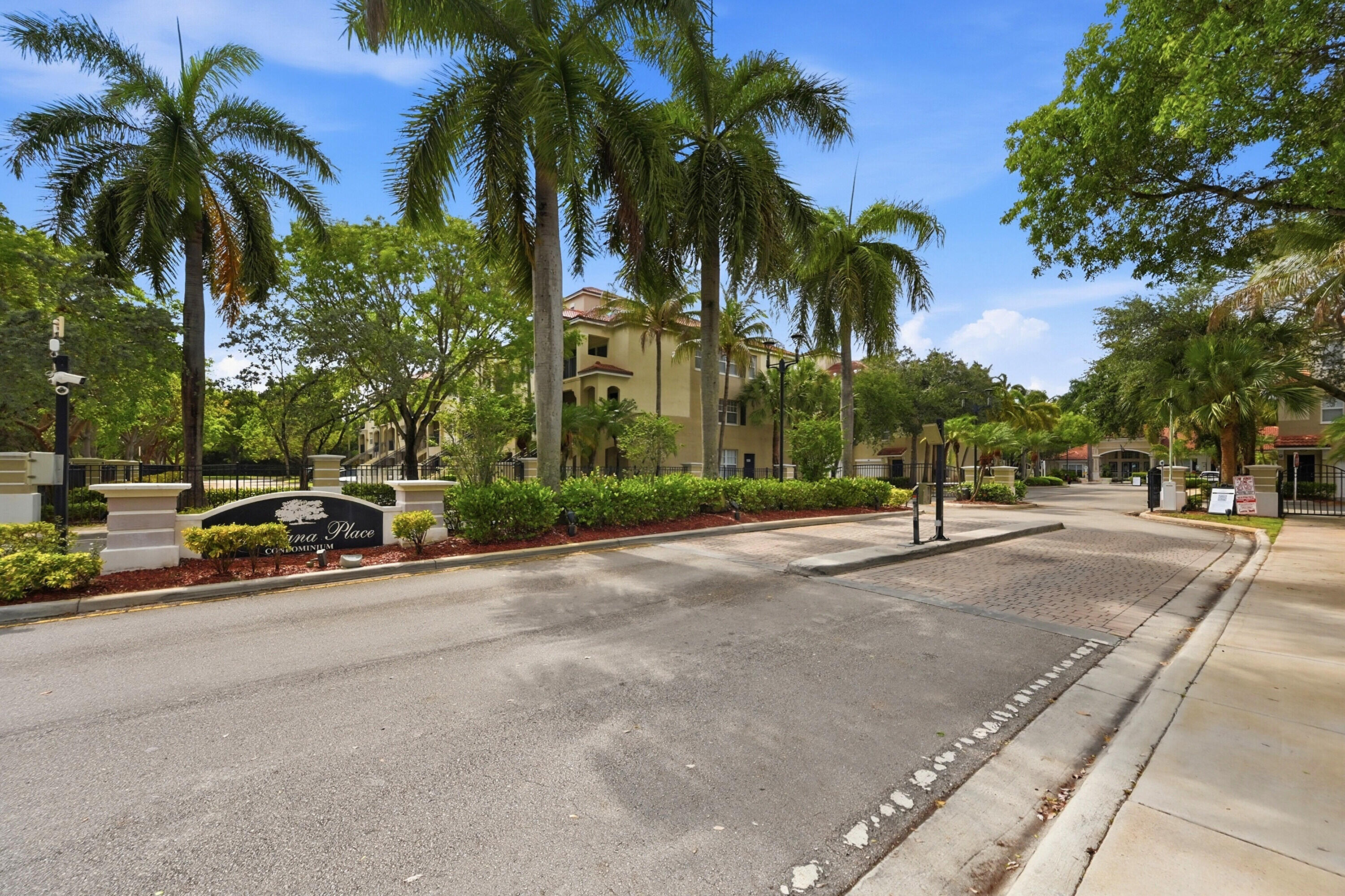 5820 W Sample Road 206