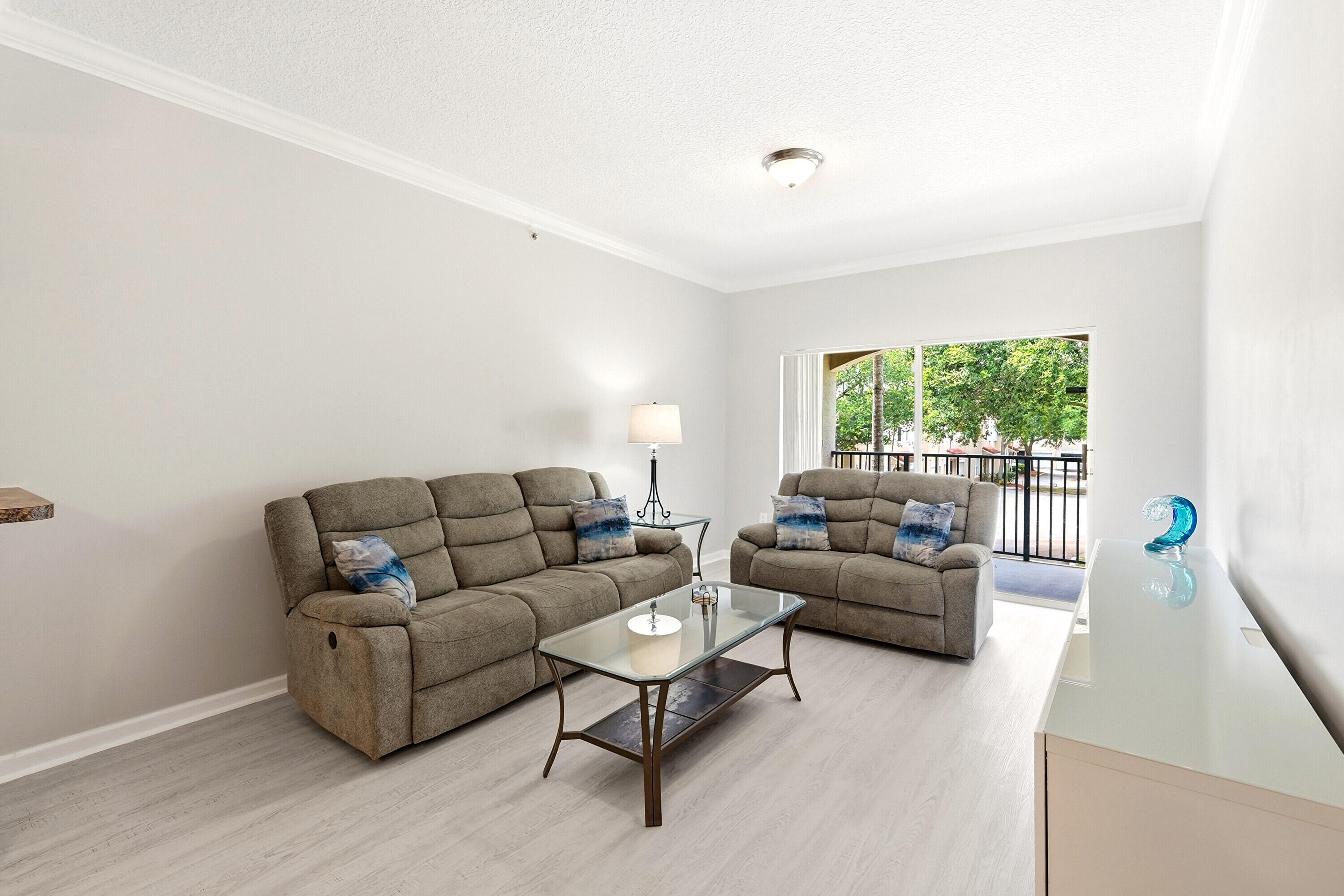 5820 W Sample Road 206