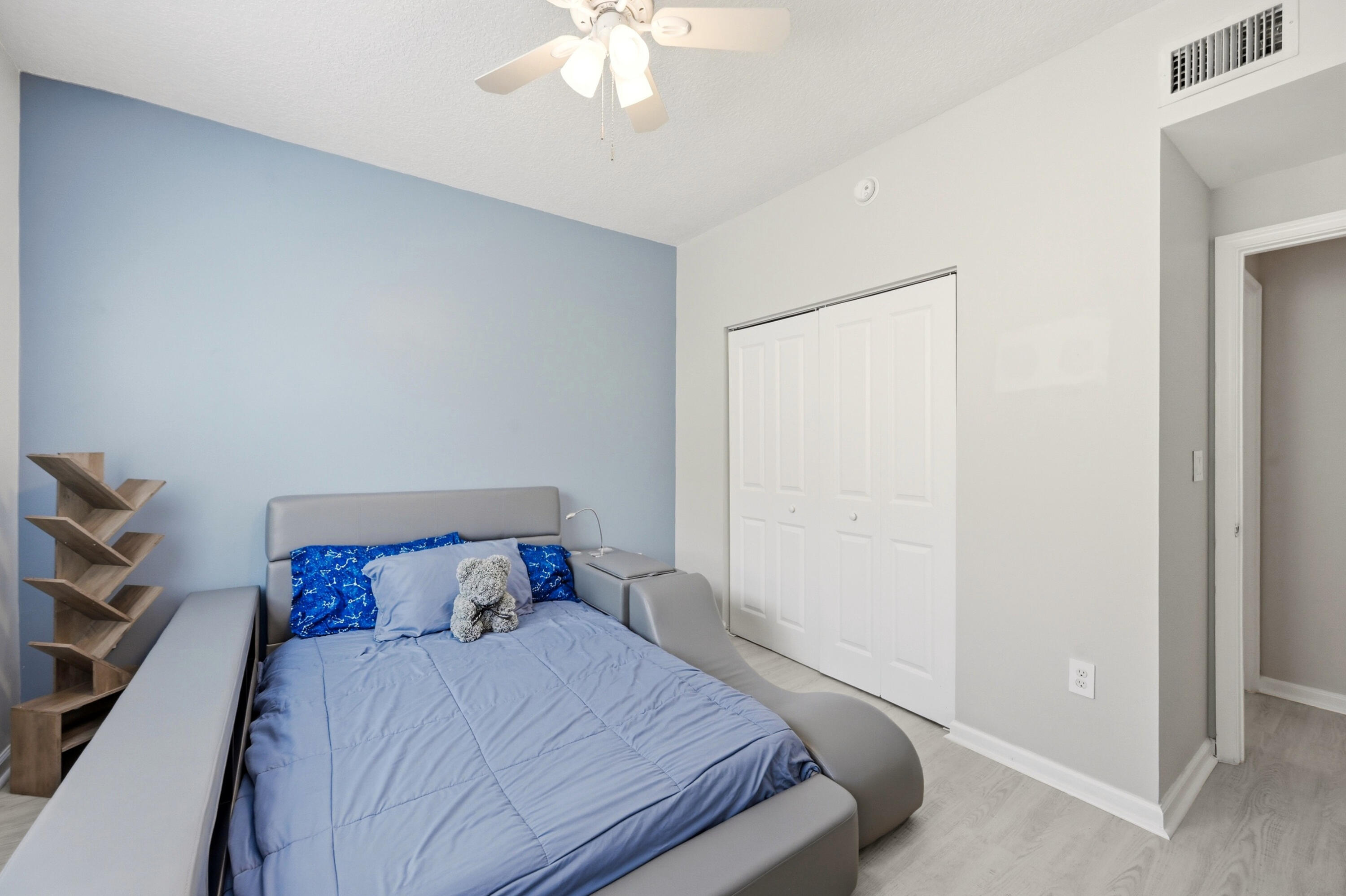 5820 W Sample Road 206
