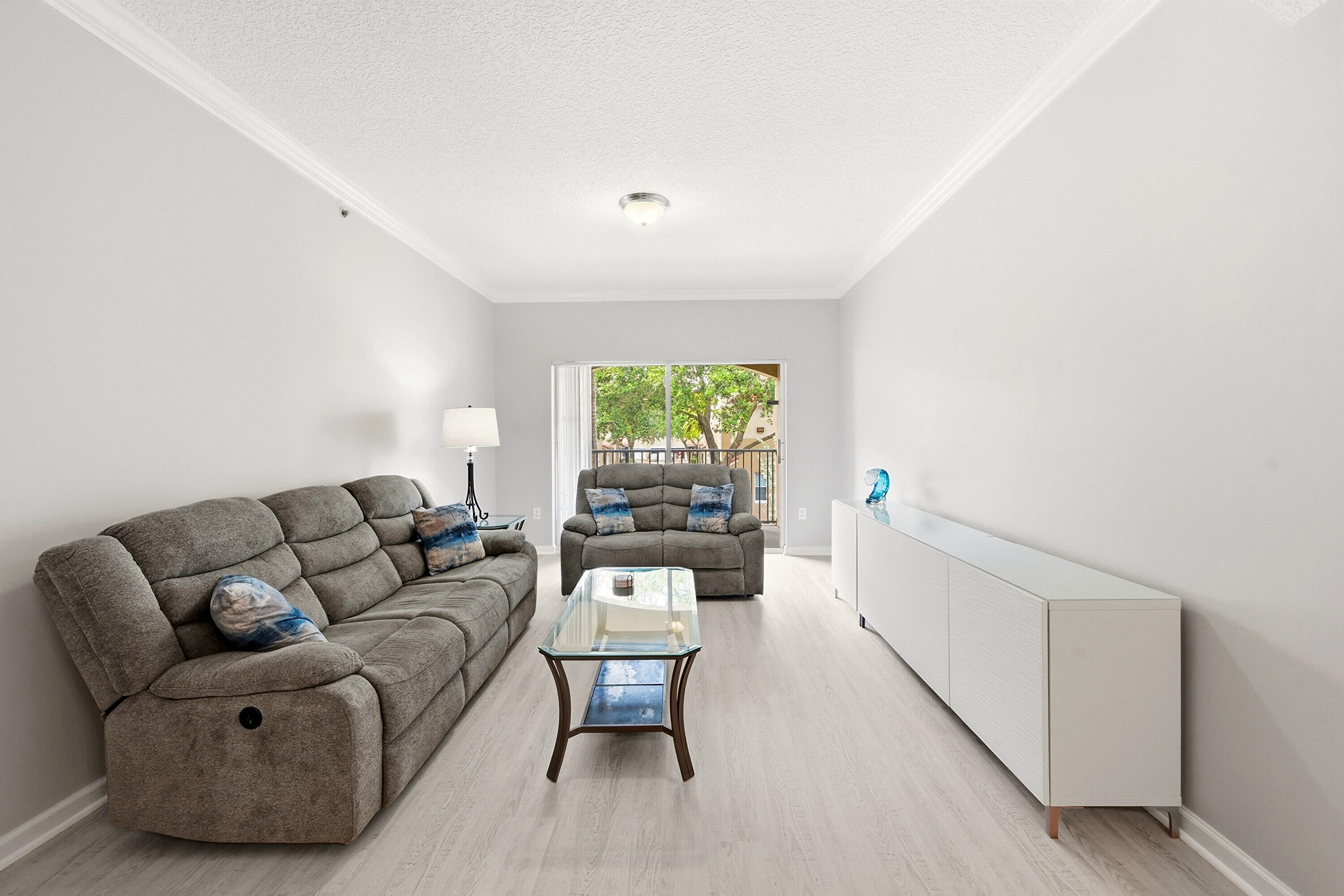 5820 W Sample Road 206