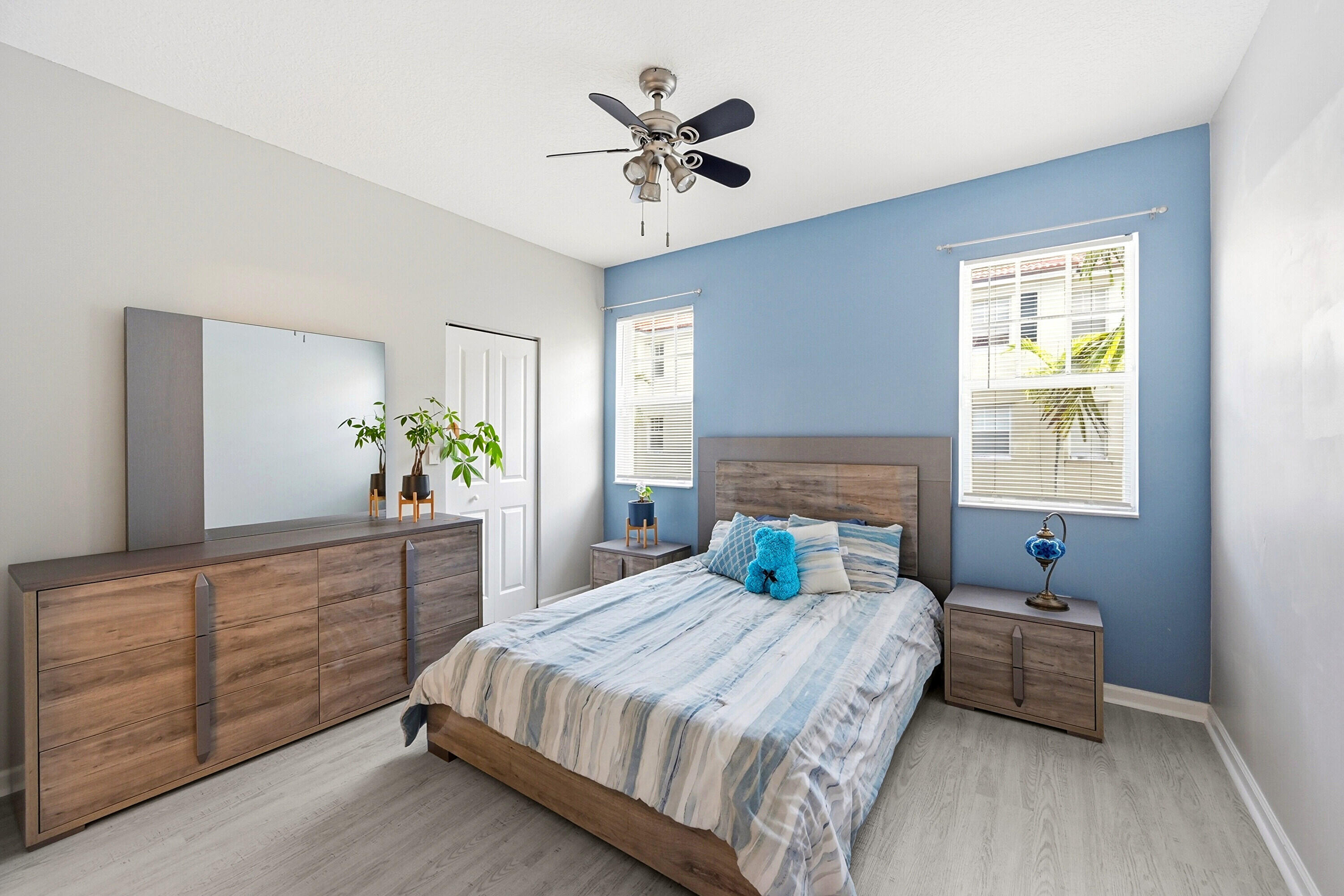 5820 W Sample Road 206