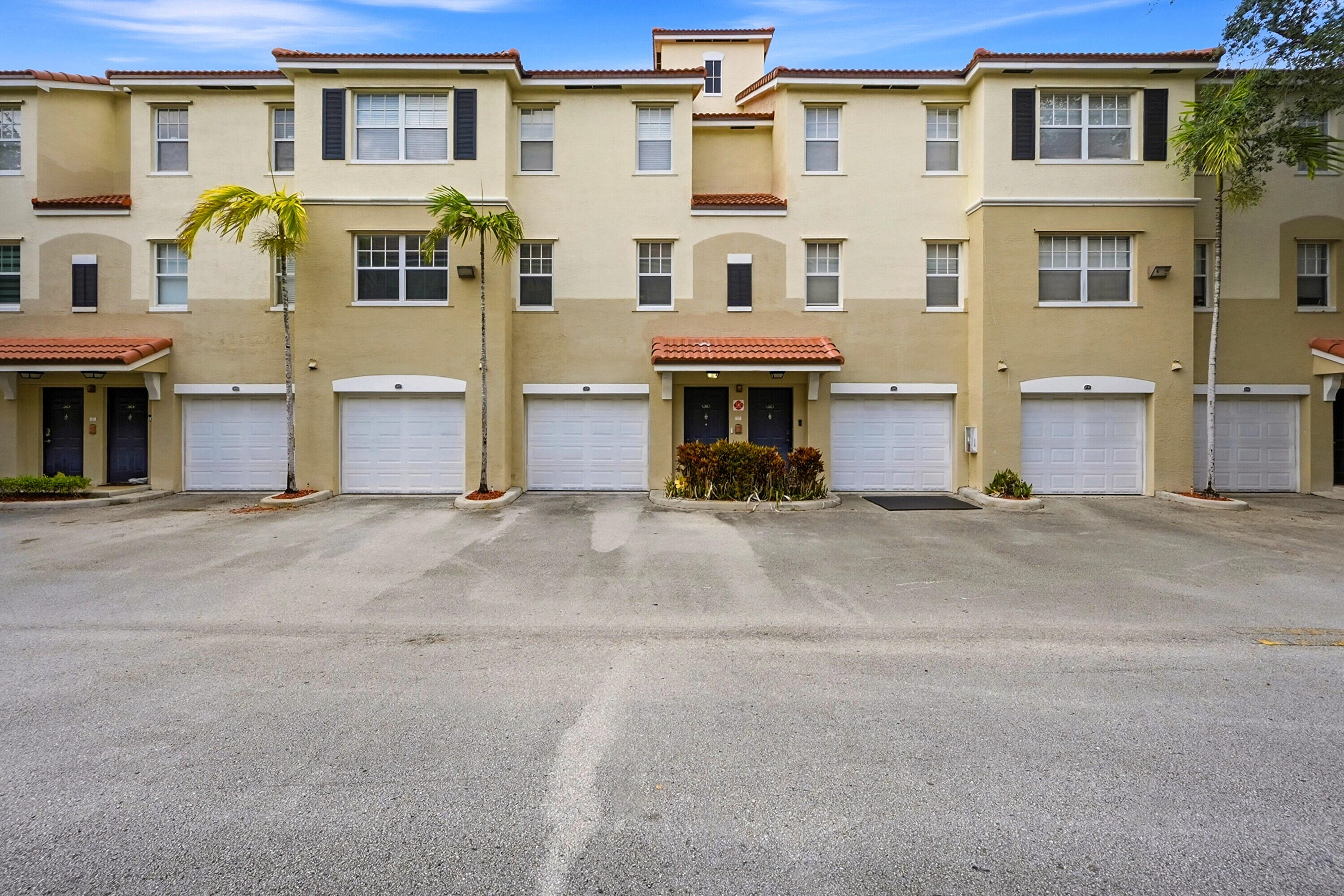 5820 W Sample Road 206