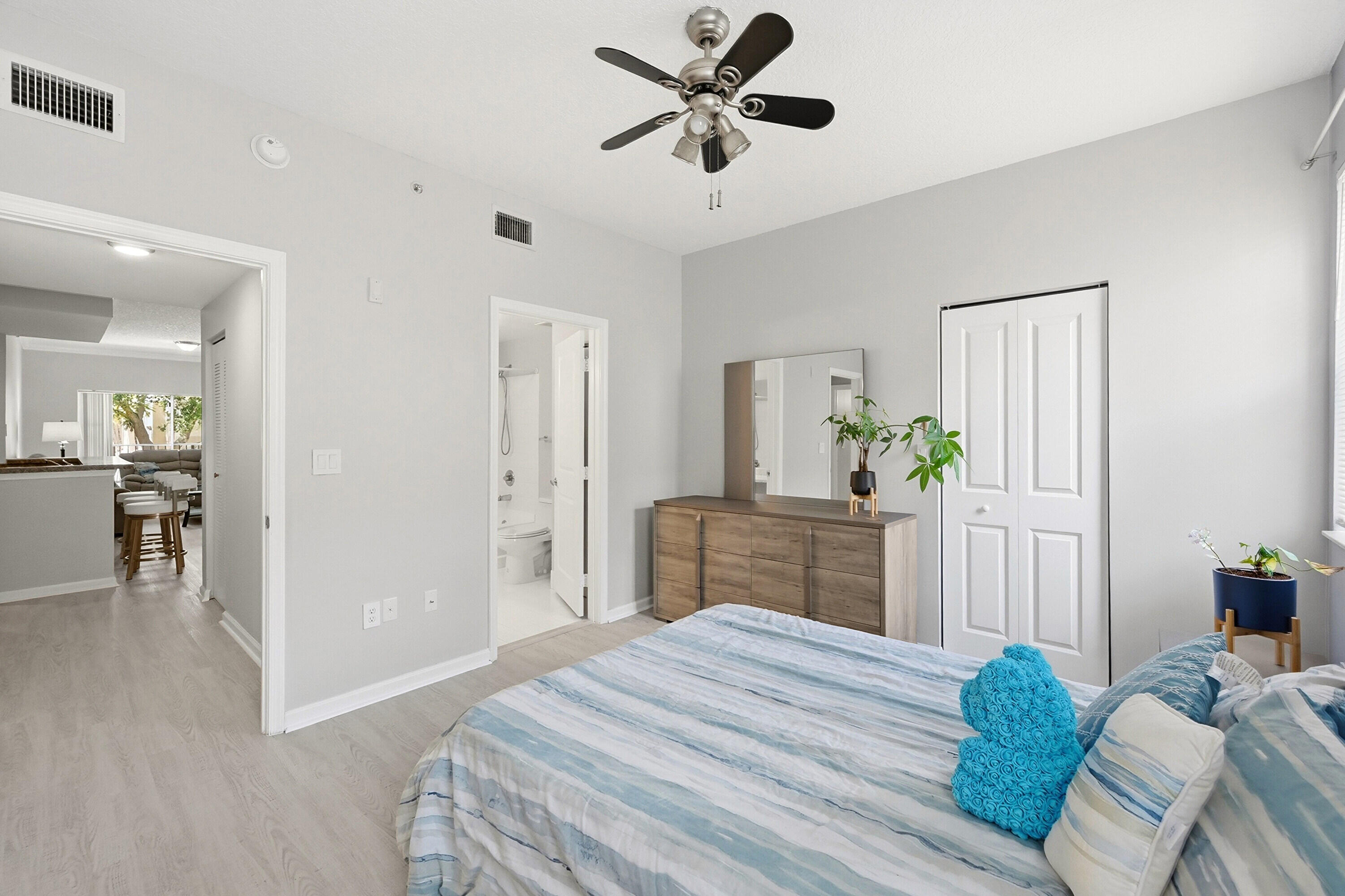5820 W Sample Road 206