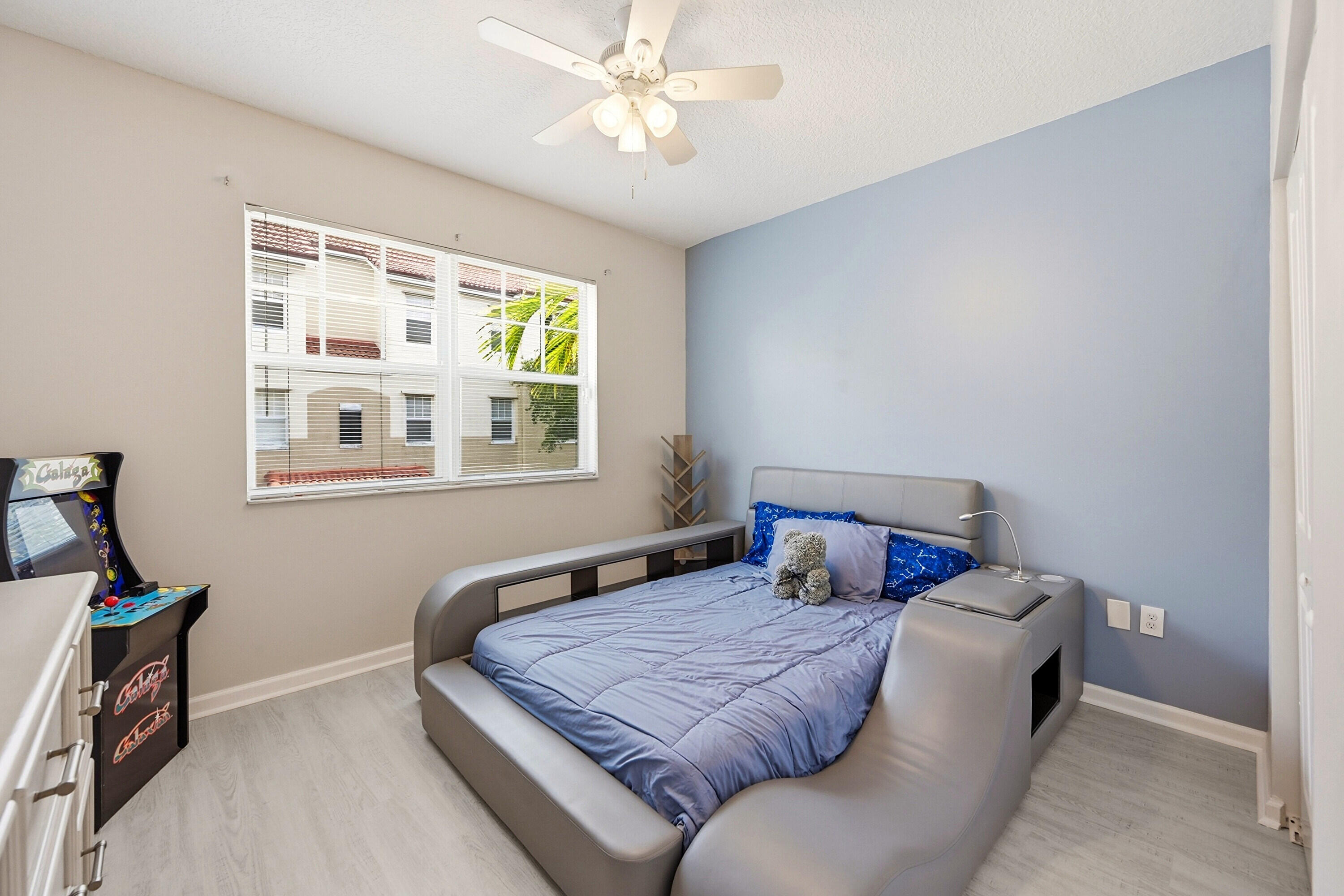 5820 W Sample Road 206