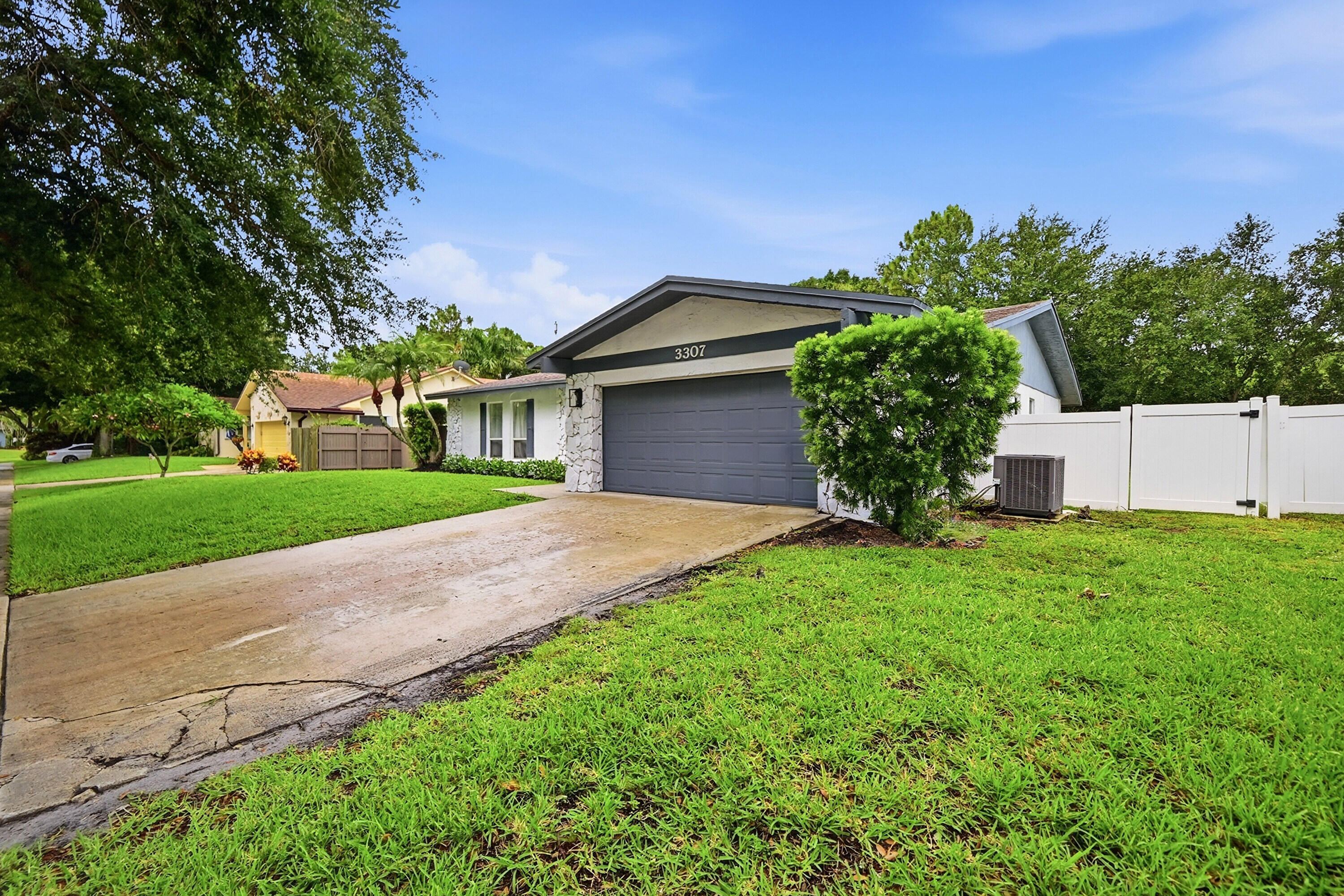 3307 NW 29th Avenue