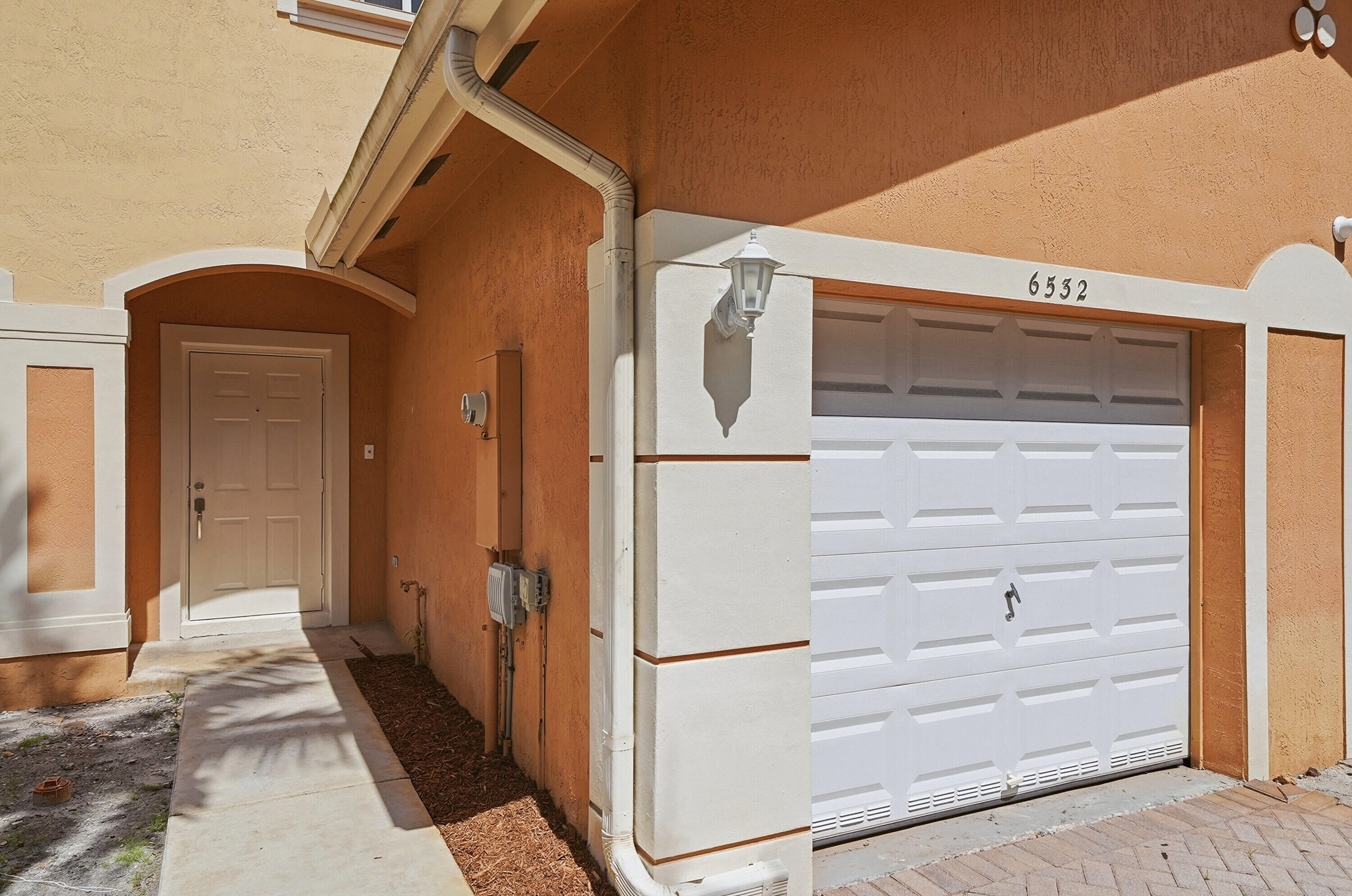 6532 Catalina Lane