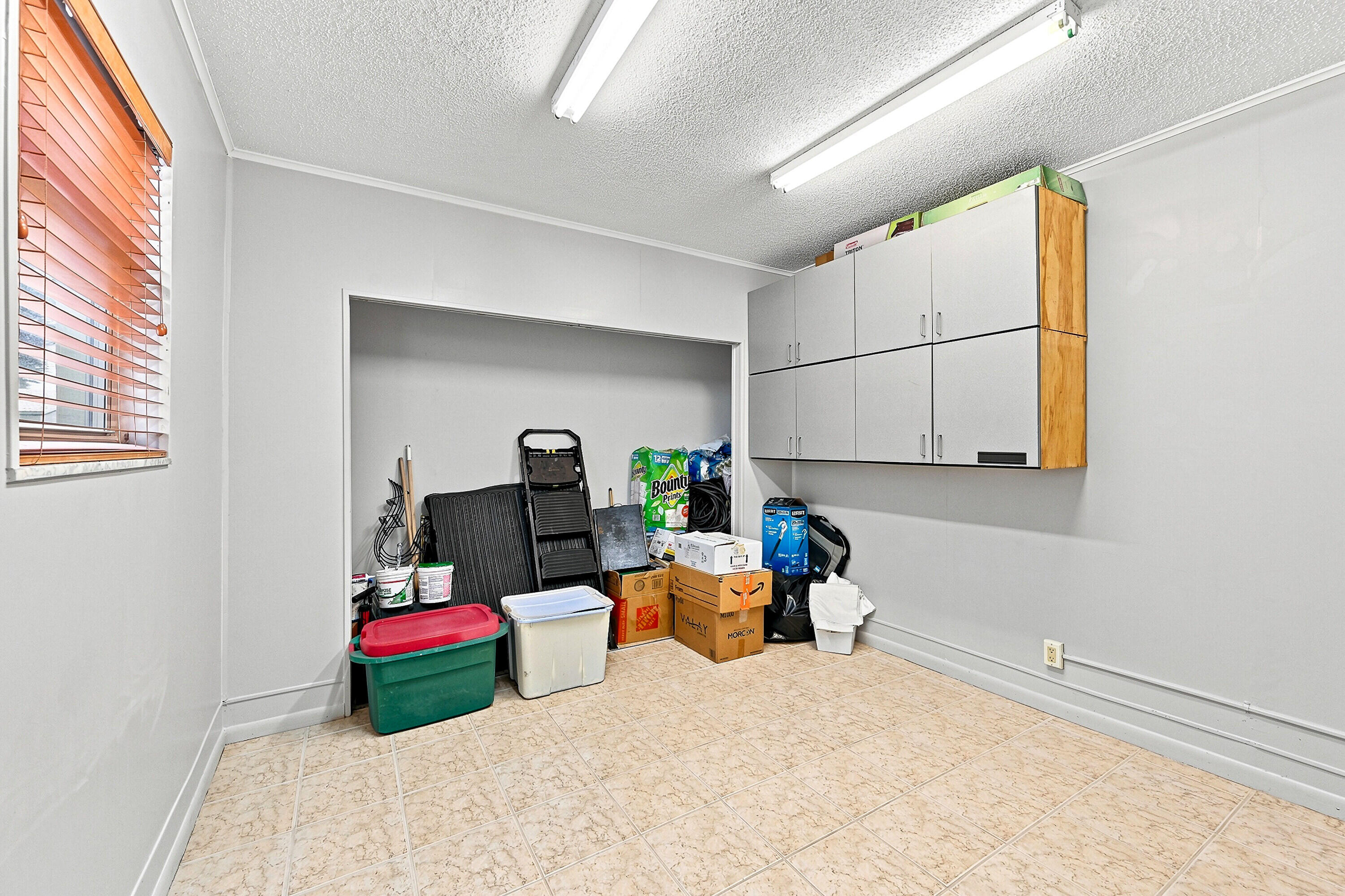 8960 NW 12TH Place