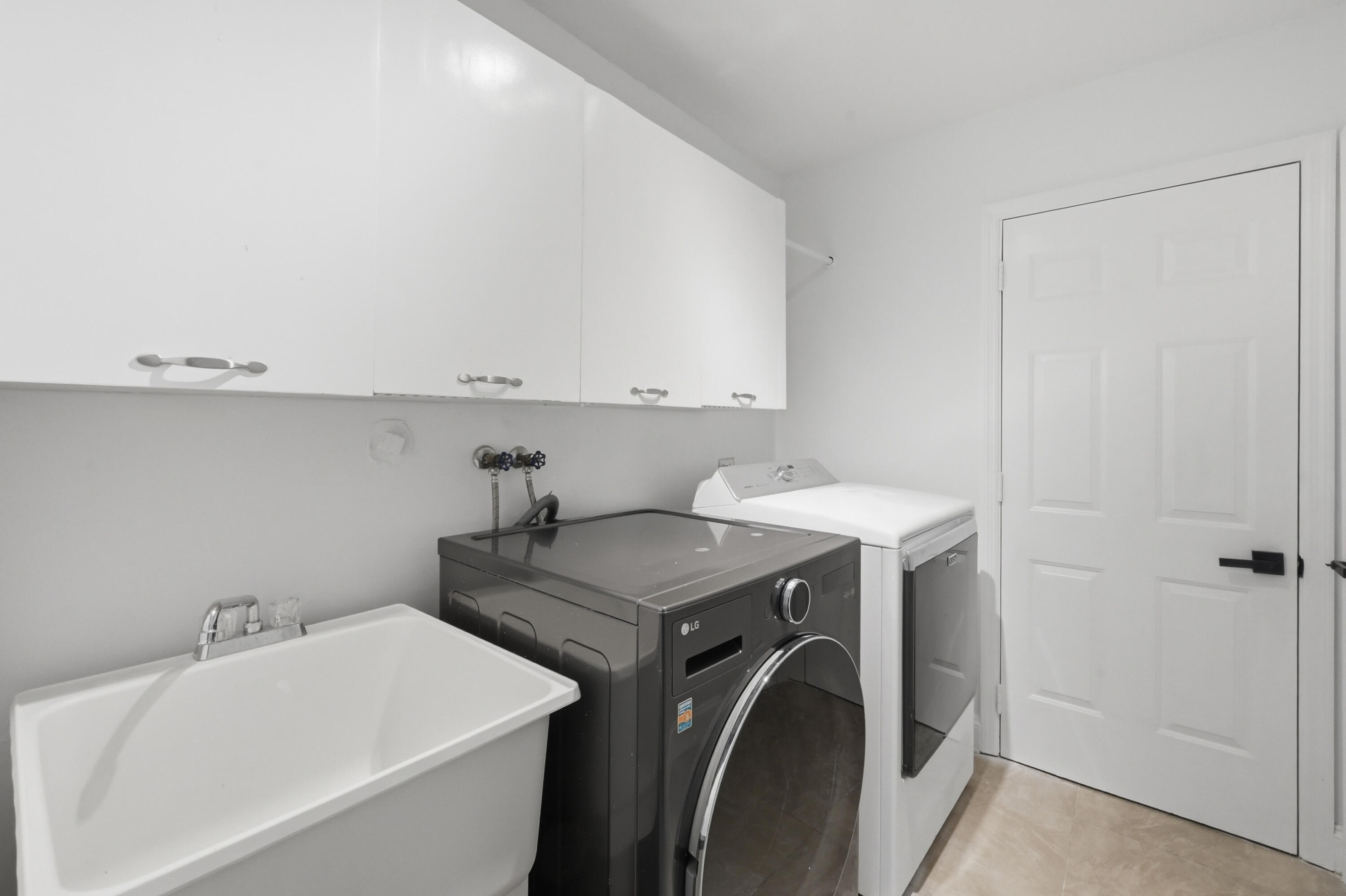 9033 NW 47th Court
