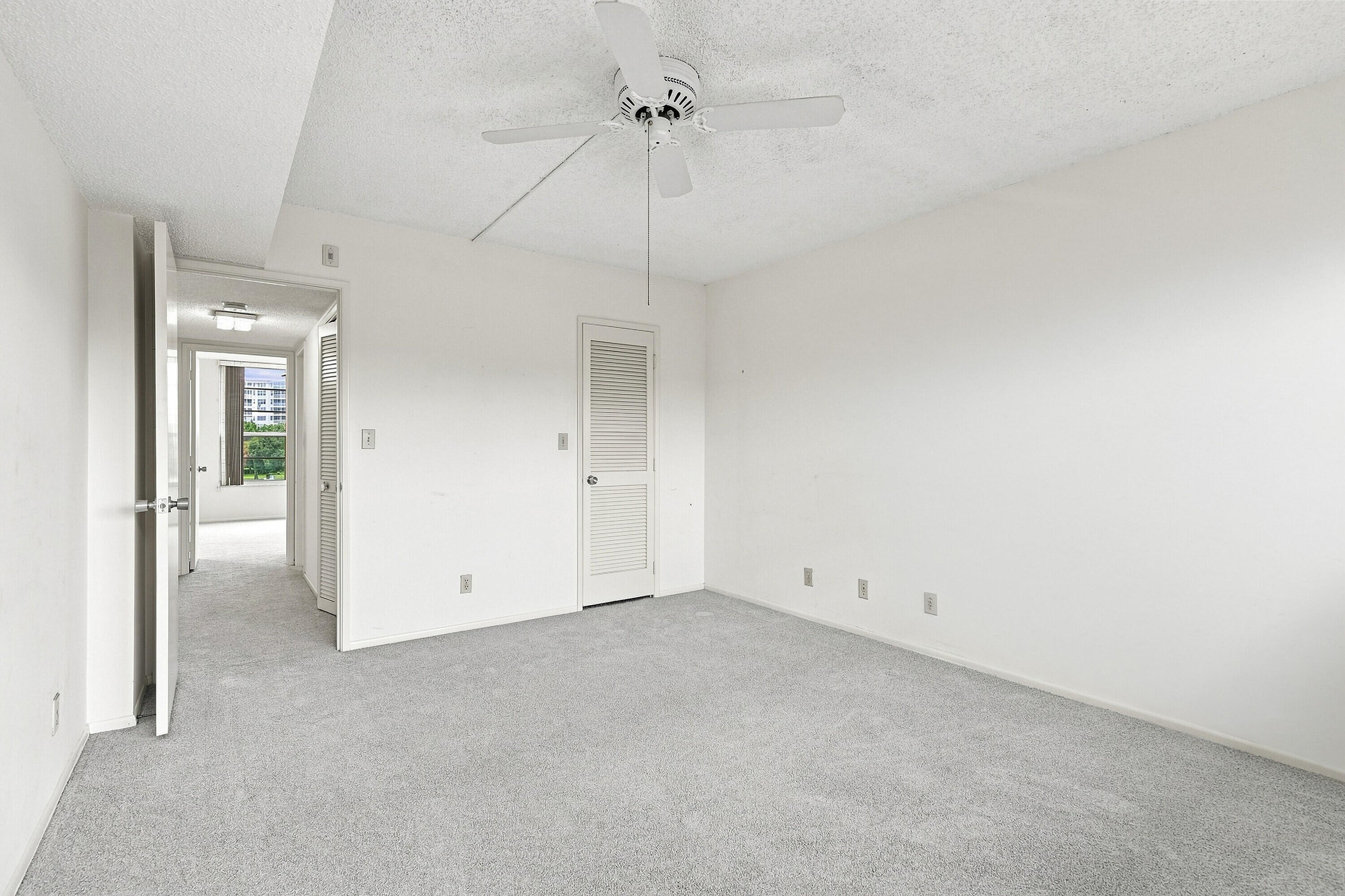 555 Oaks Lane 303