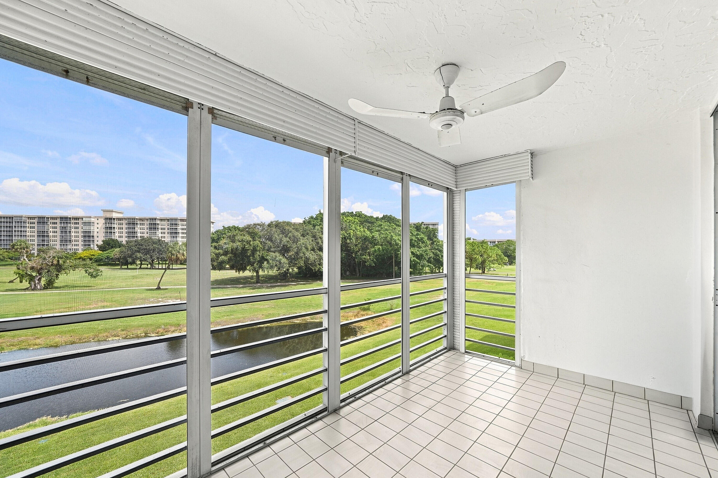 555 Oaks Lane 303