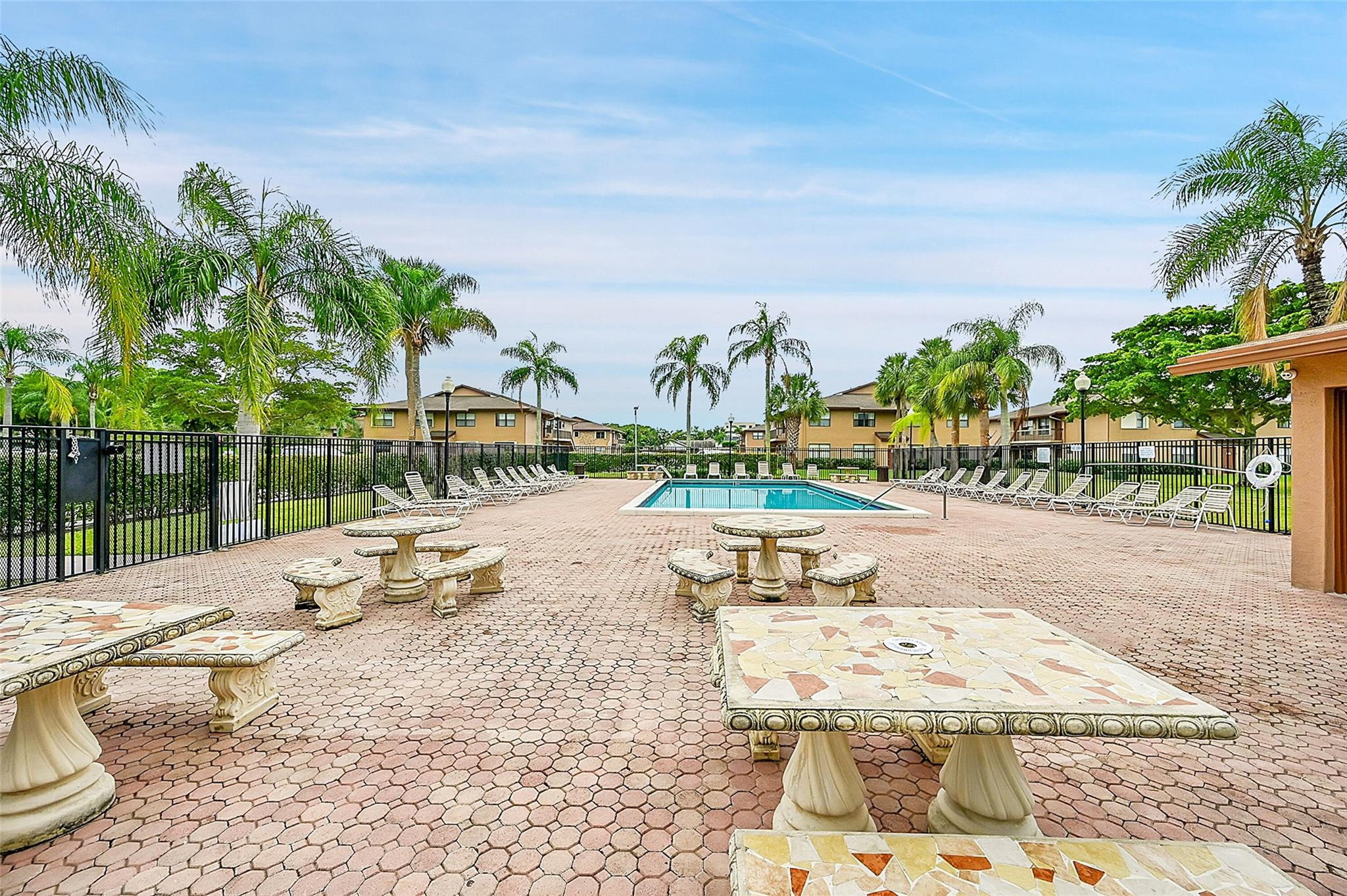 10022 Winding Lake Road 102