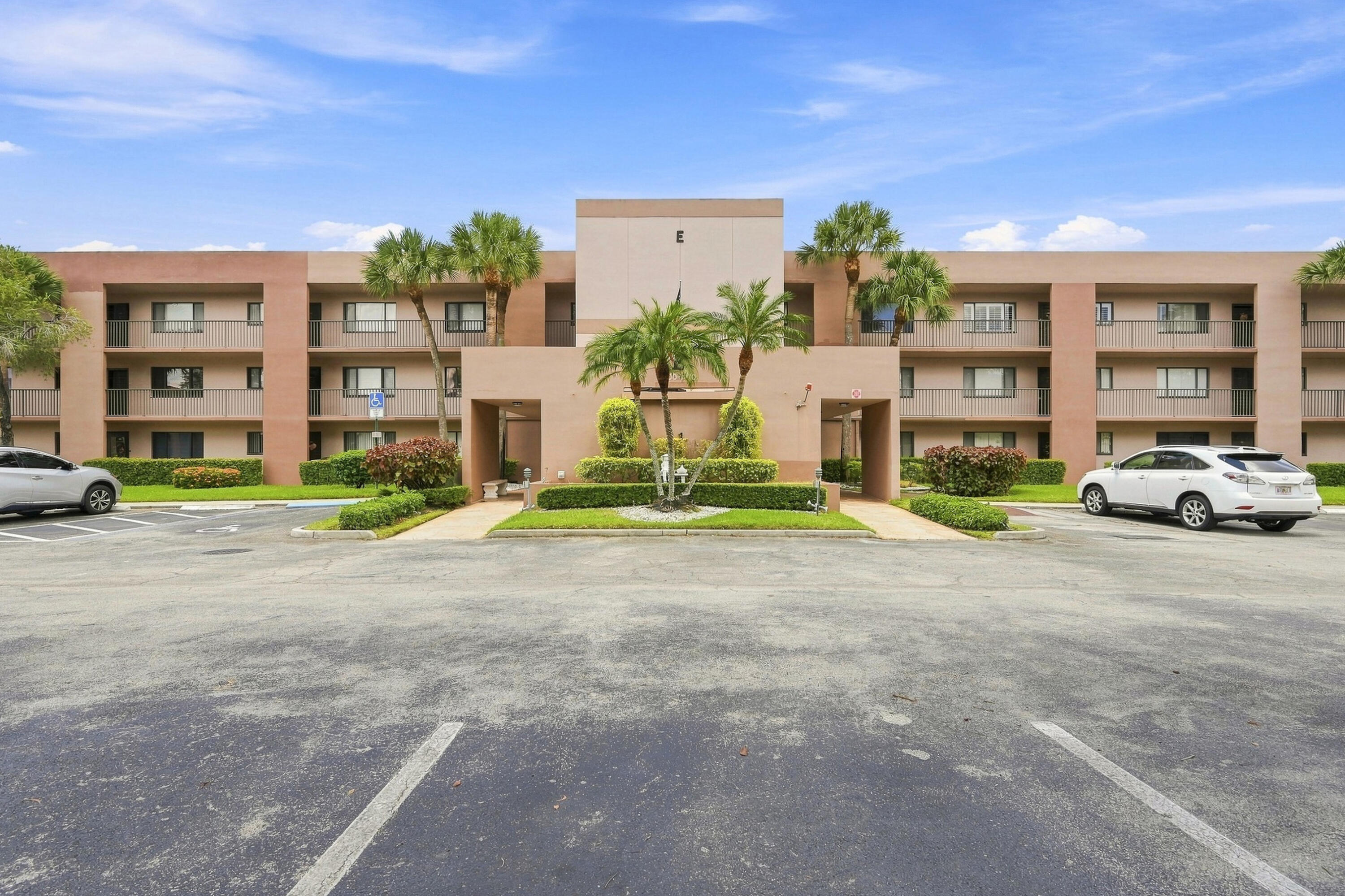7432 ASHMONT Circle 208
