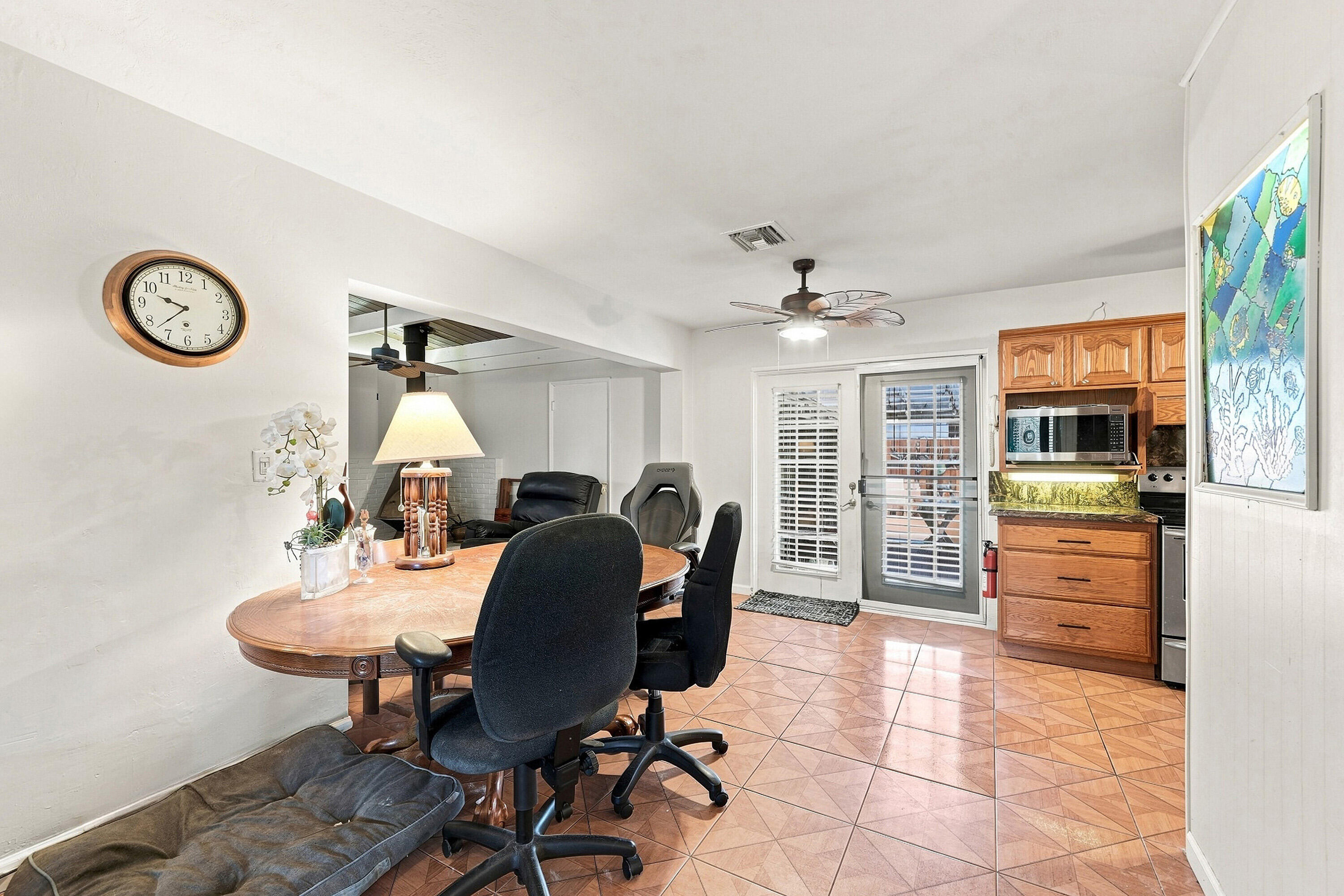 2511 NE 12TH Court
