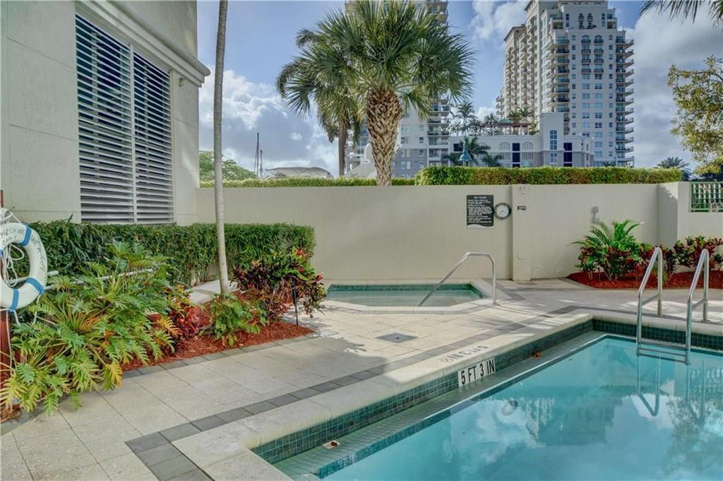 401 SW 4TH Avenue 808
