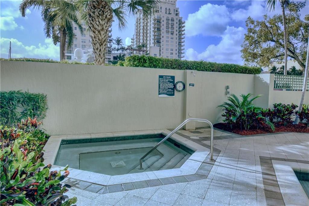 401 SW 4TH Avenue 808