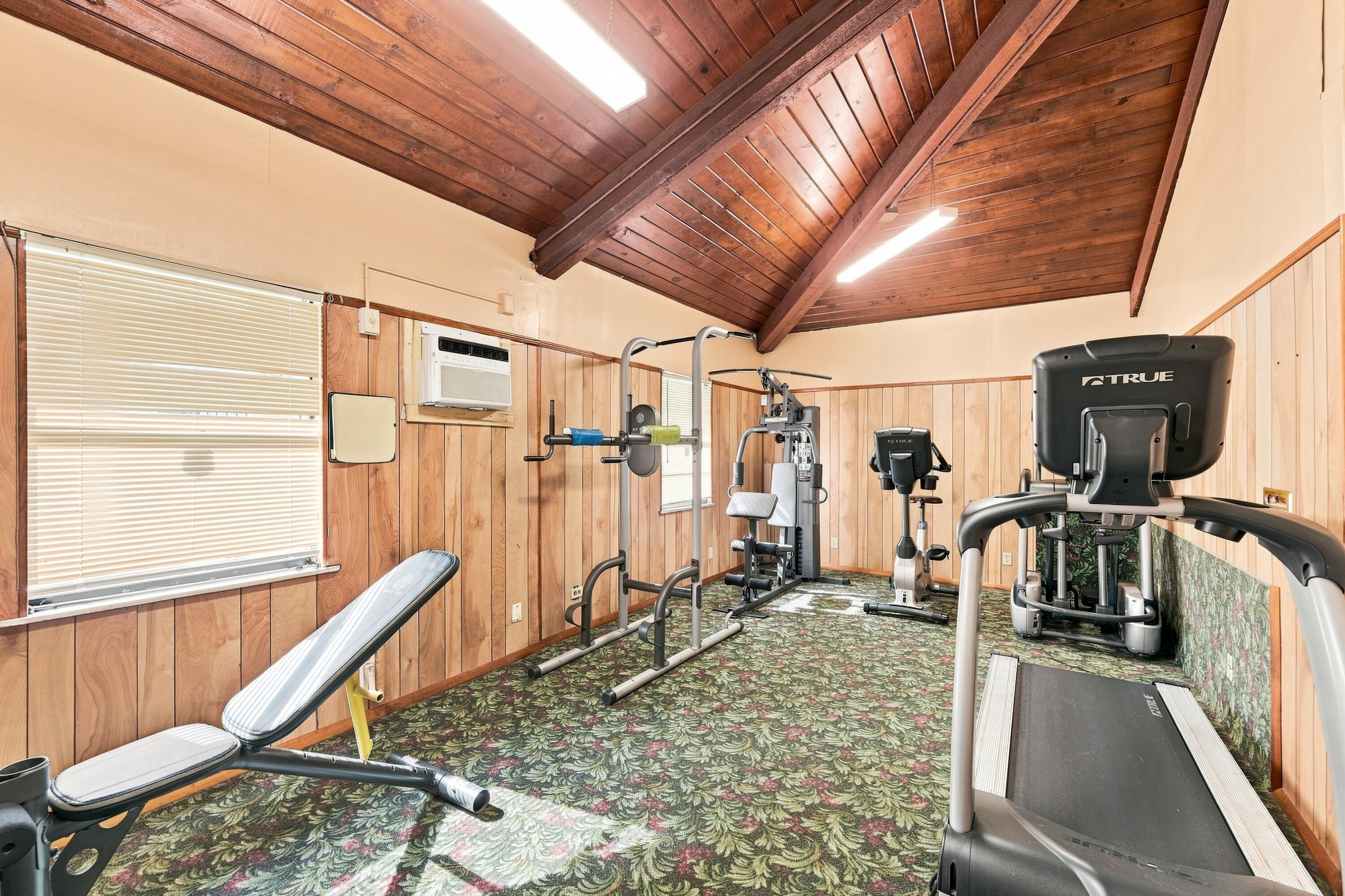 380 E Laurel Drive 5D