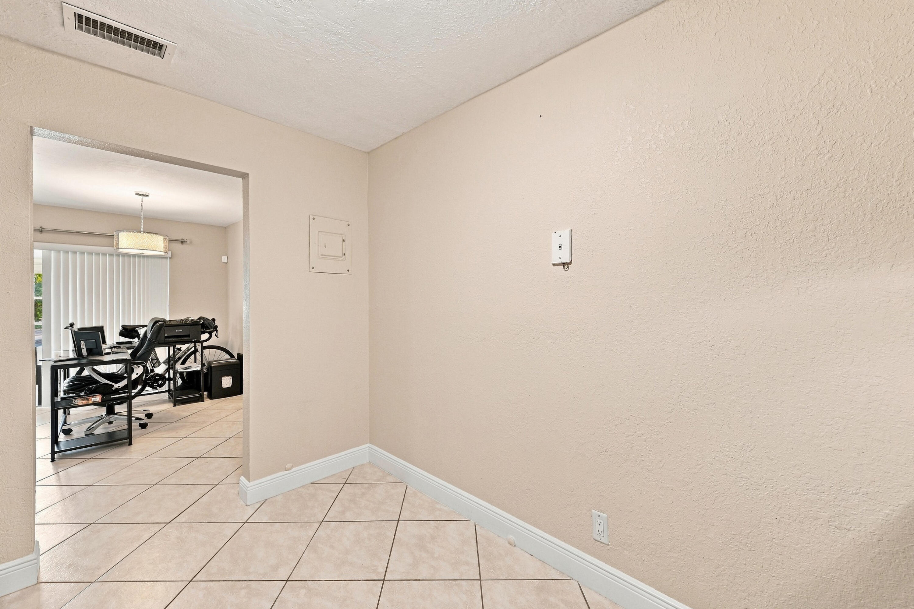 380 E Laurel Drive 5D