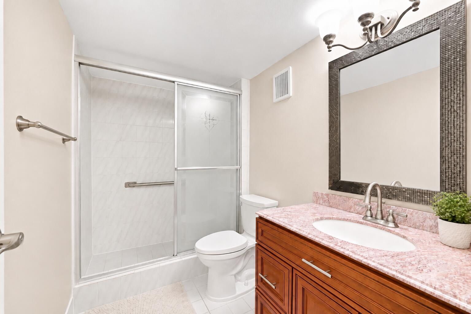 380 E Laurel Drive 5D