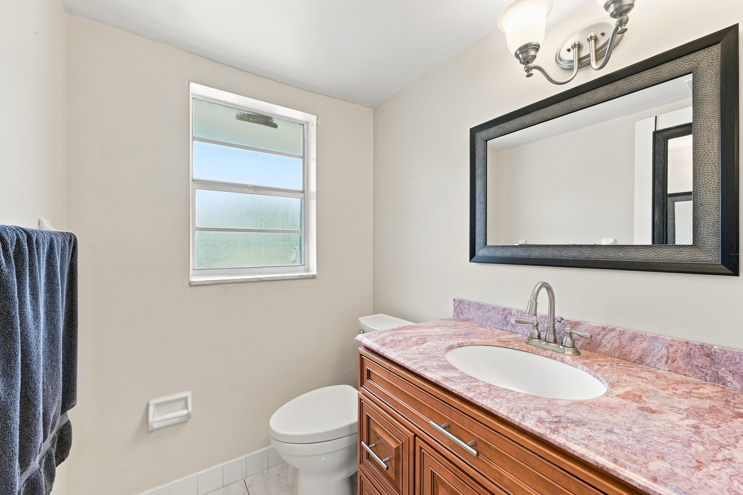380 E Laurel Drive 5D