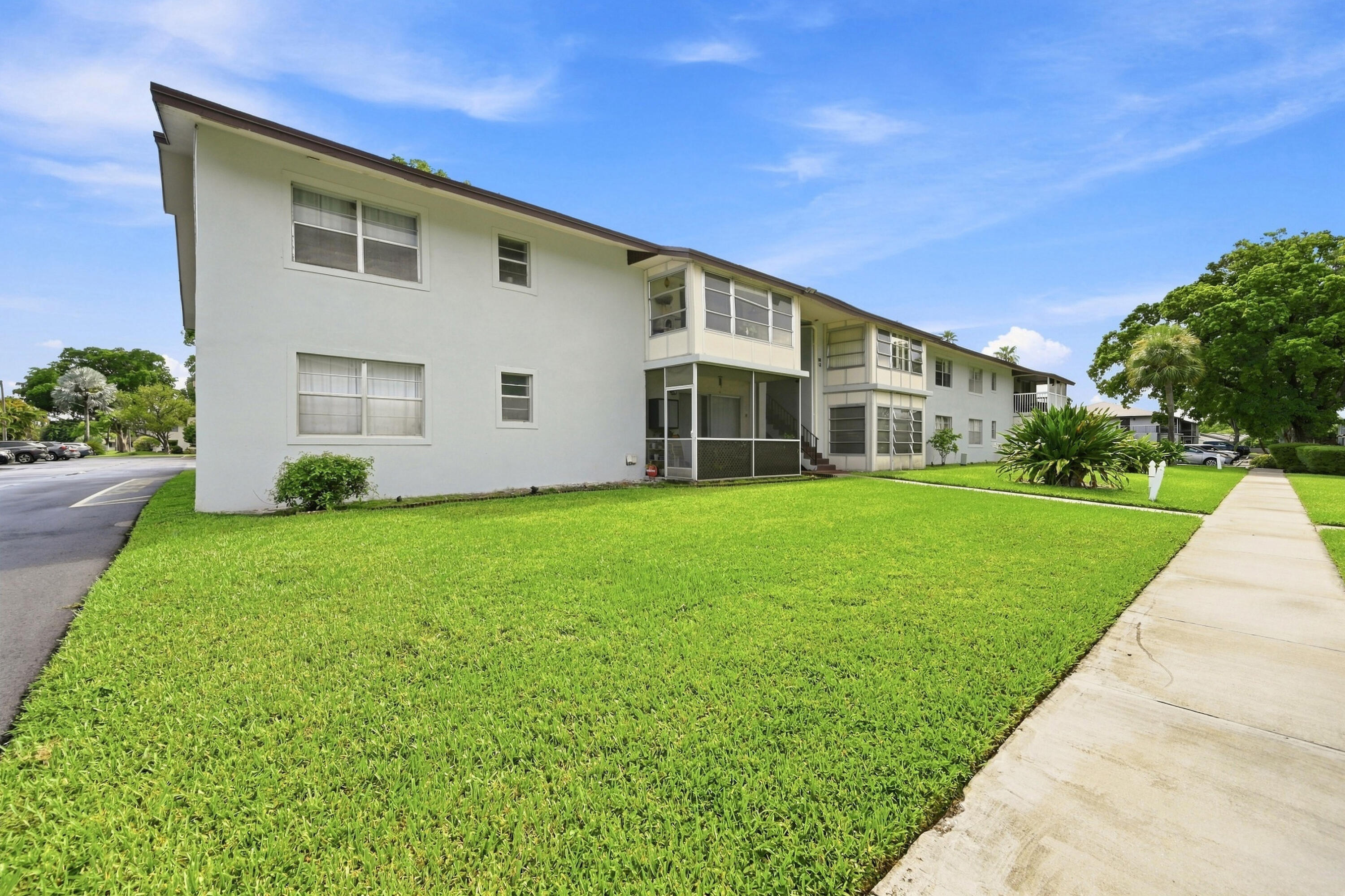 380 E Laurel Drive 5D
