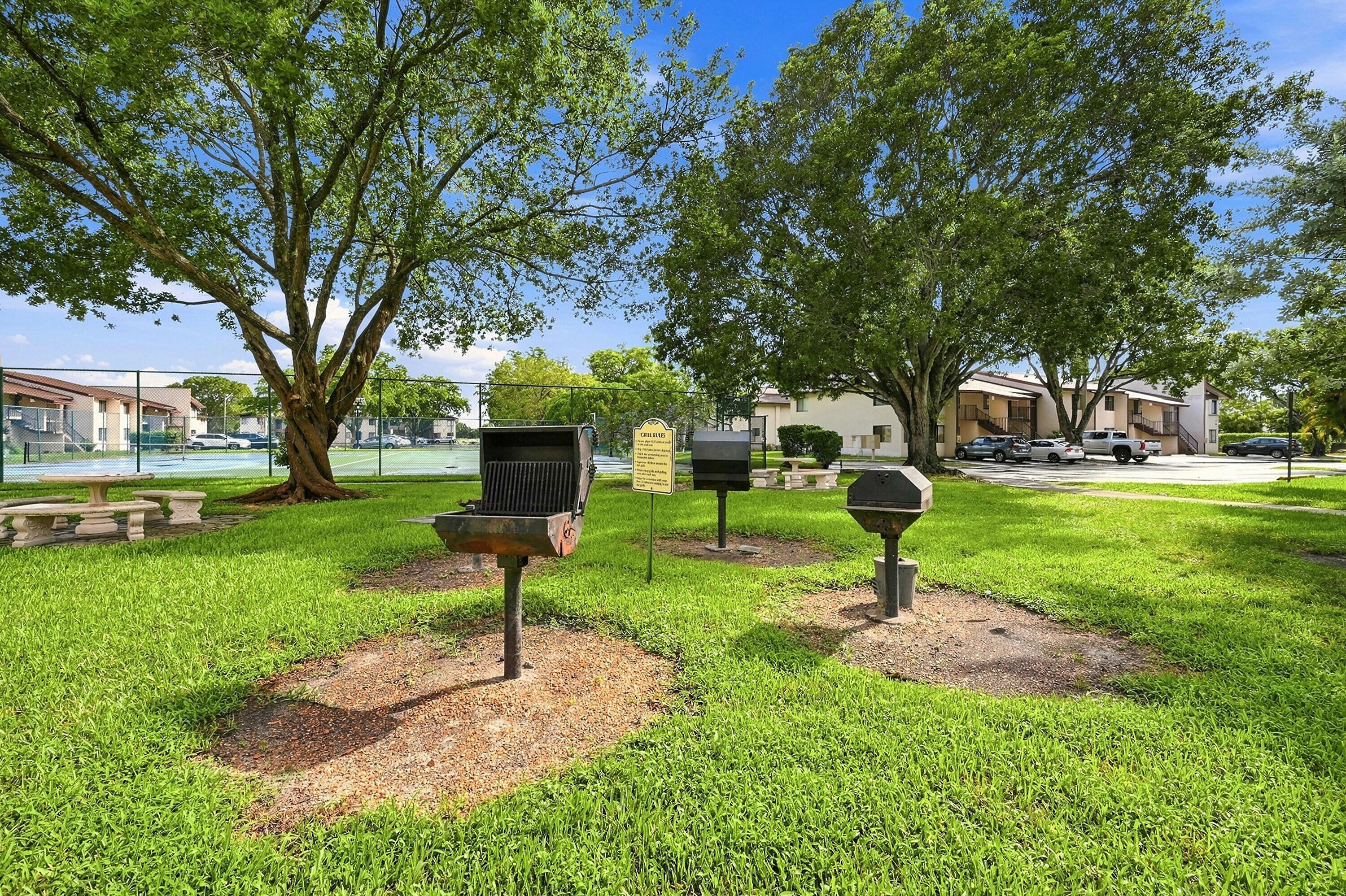 380 E Laurel Drive 5D