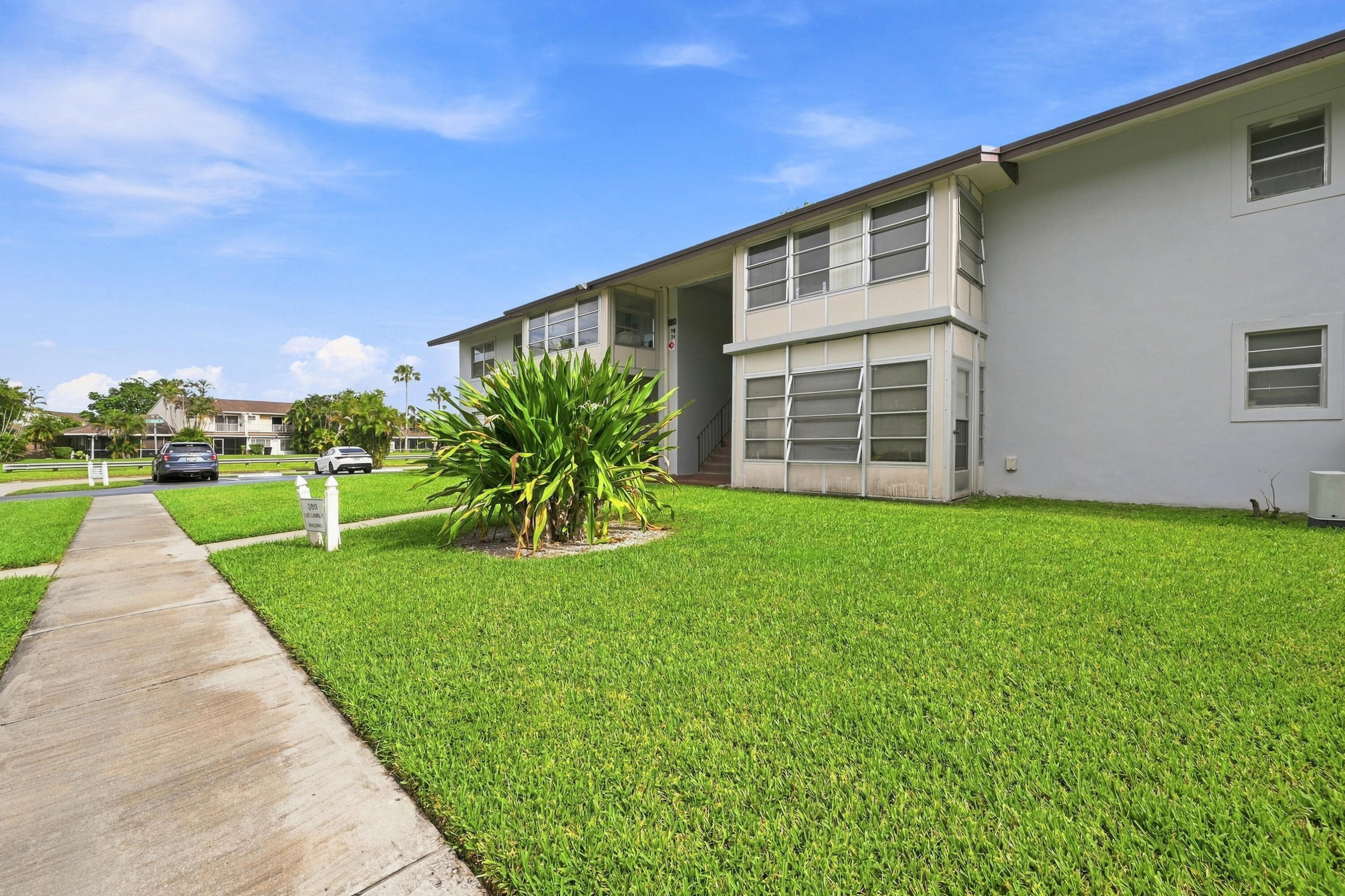 380 E Laurel Drive 5D