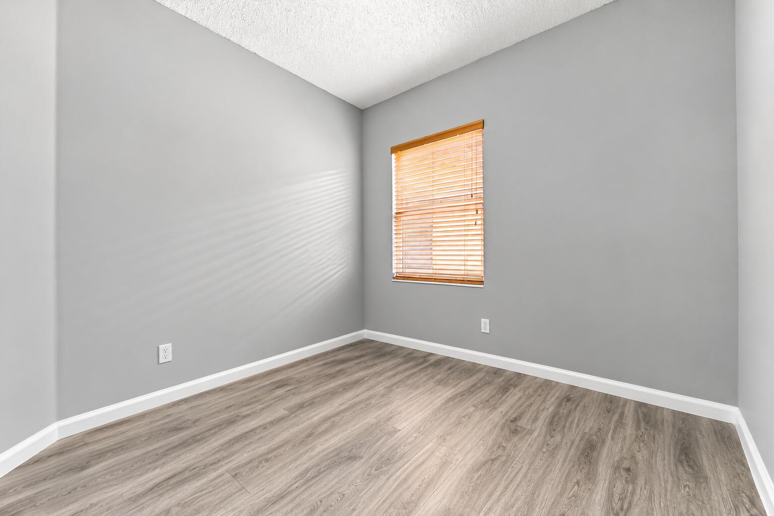 2893 Crestwood Terrace 1204