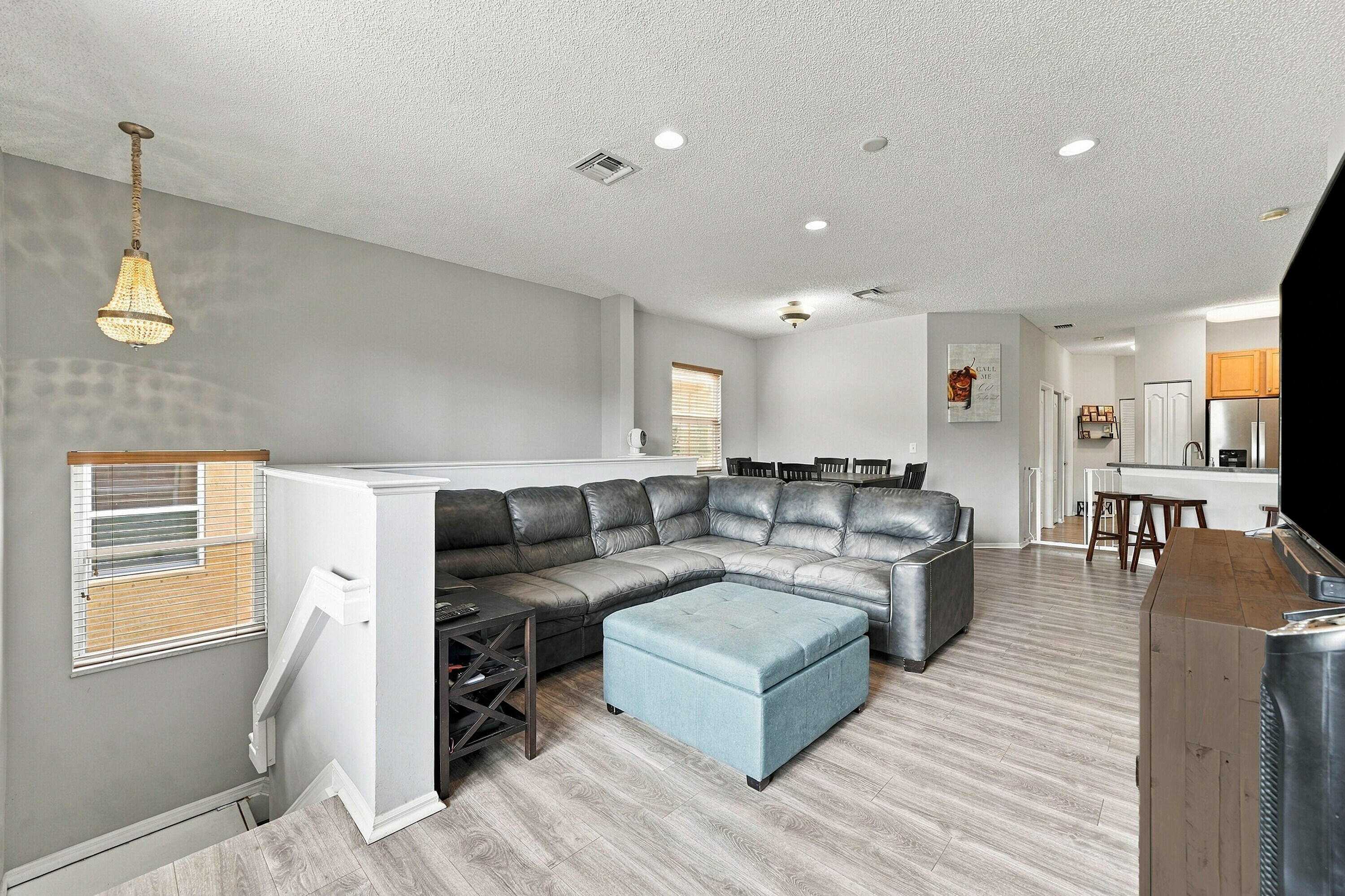 2893 Crestwood Terrace 1204