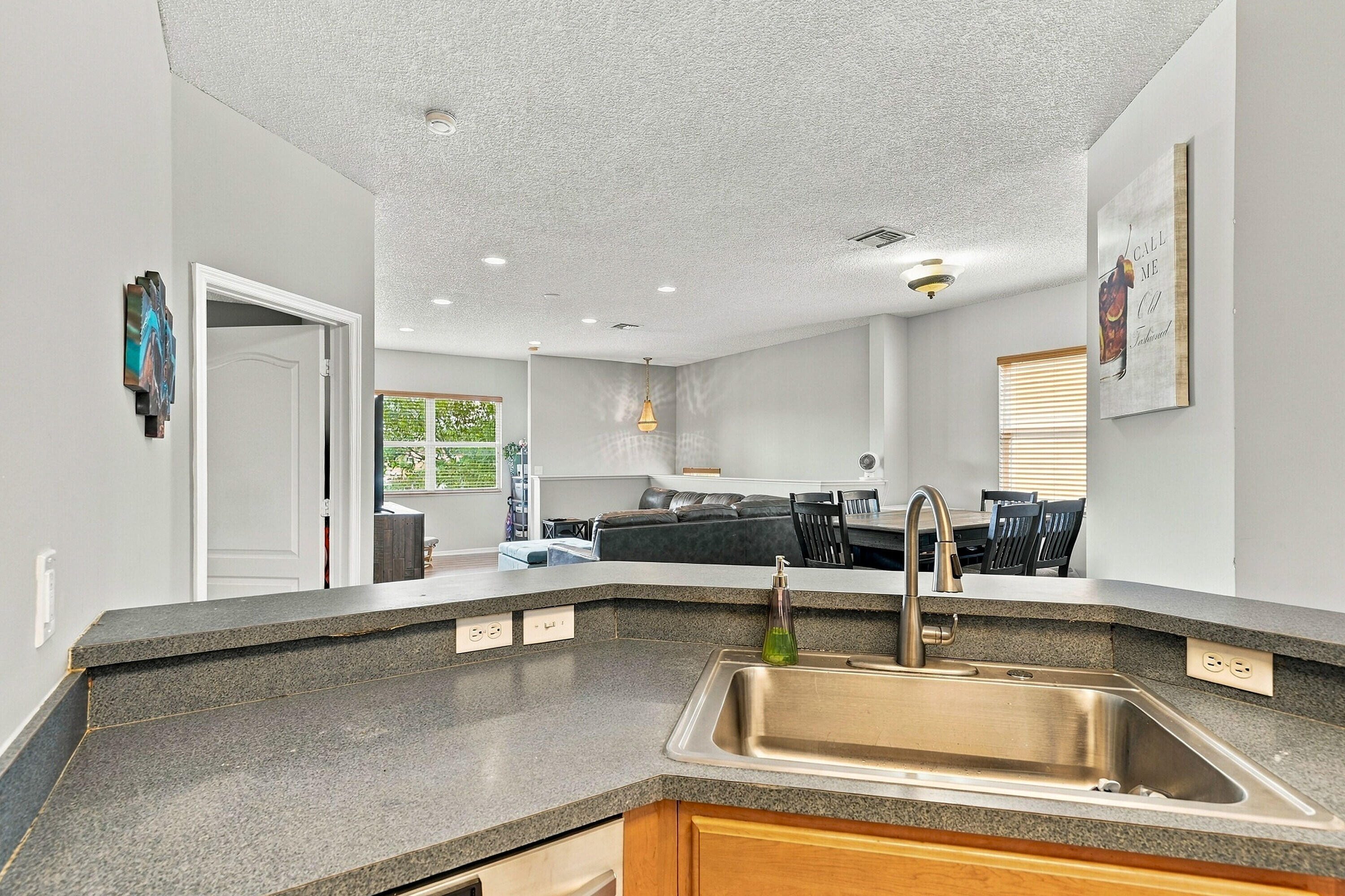 2893 Crestwood Terrace 1204