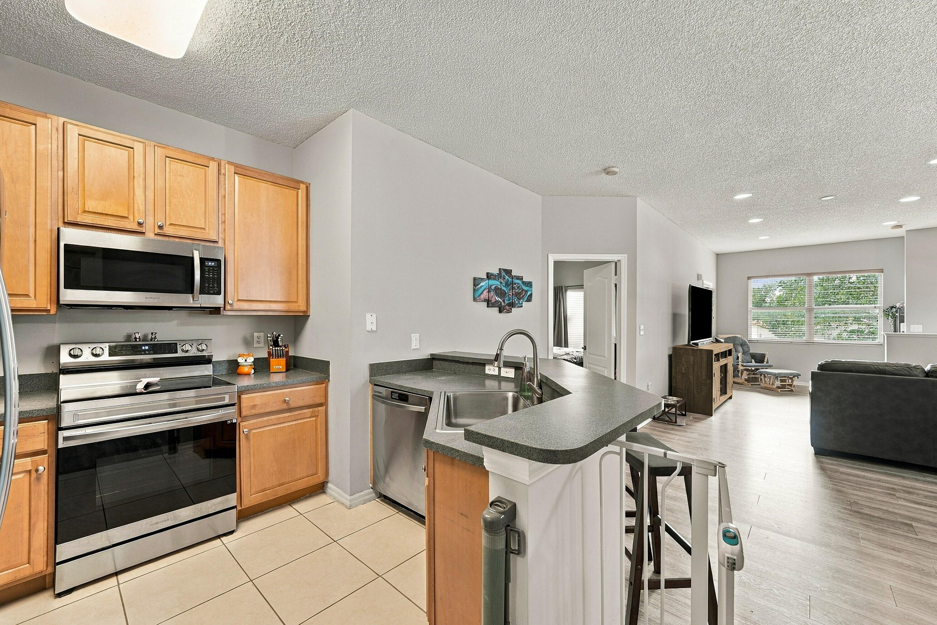 2893 Crestwood Terrace 1204