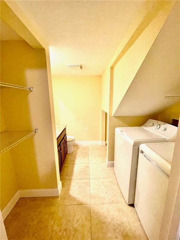 2439 Waterside Dr Unit: 2439
