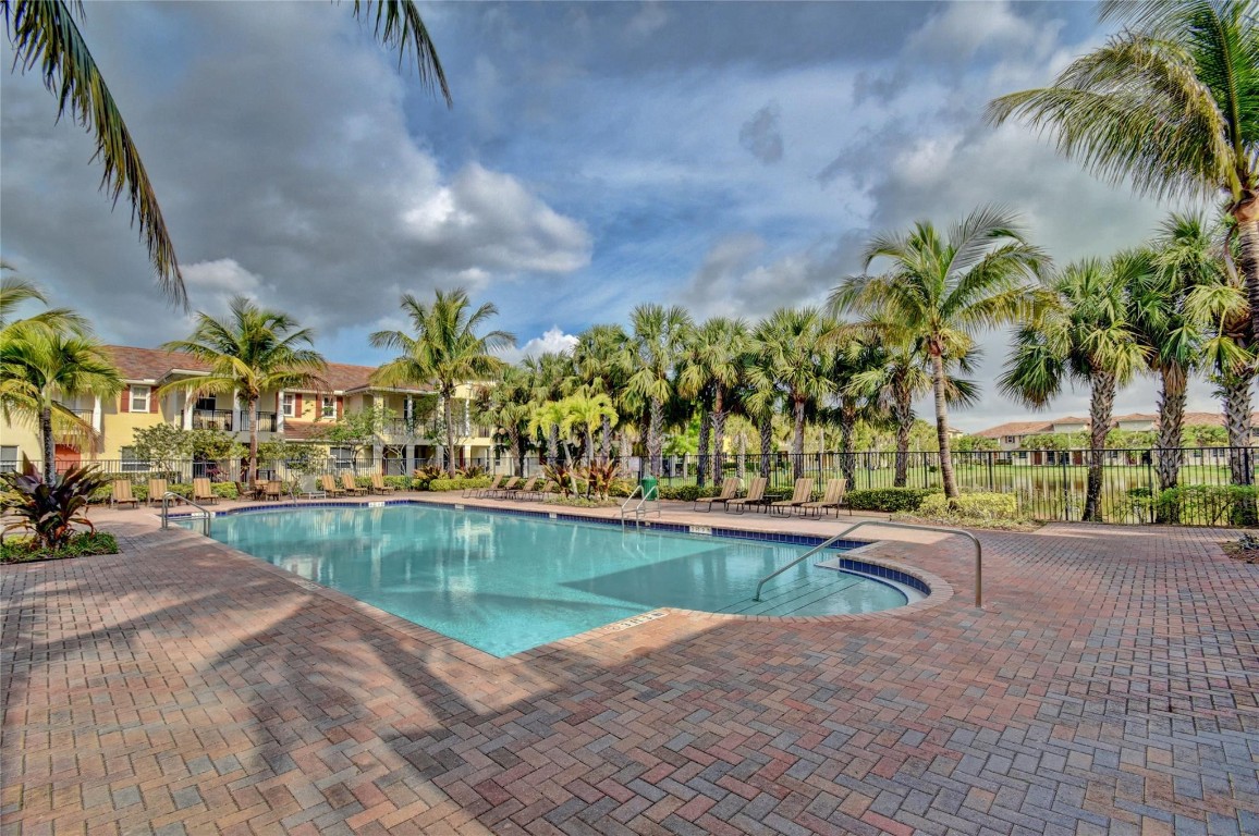 4680 Mimosa Pl Unit: 816