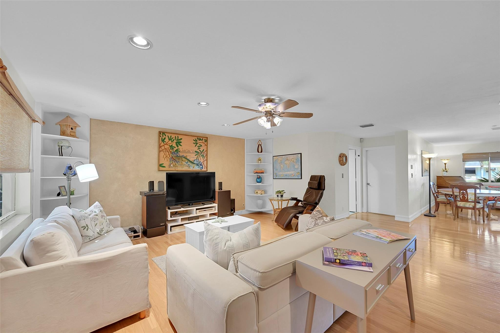 27 NE 16th Ave