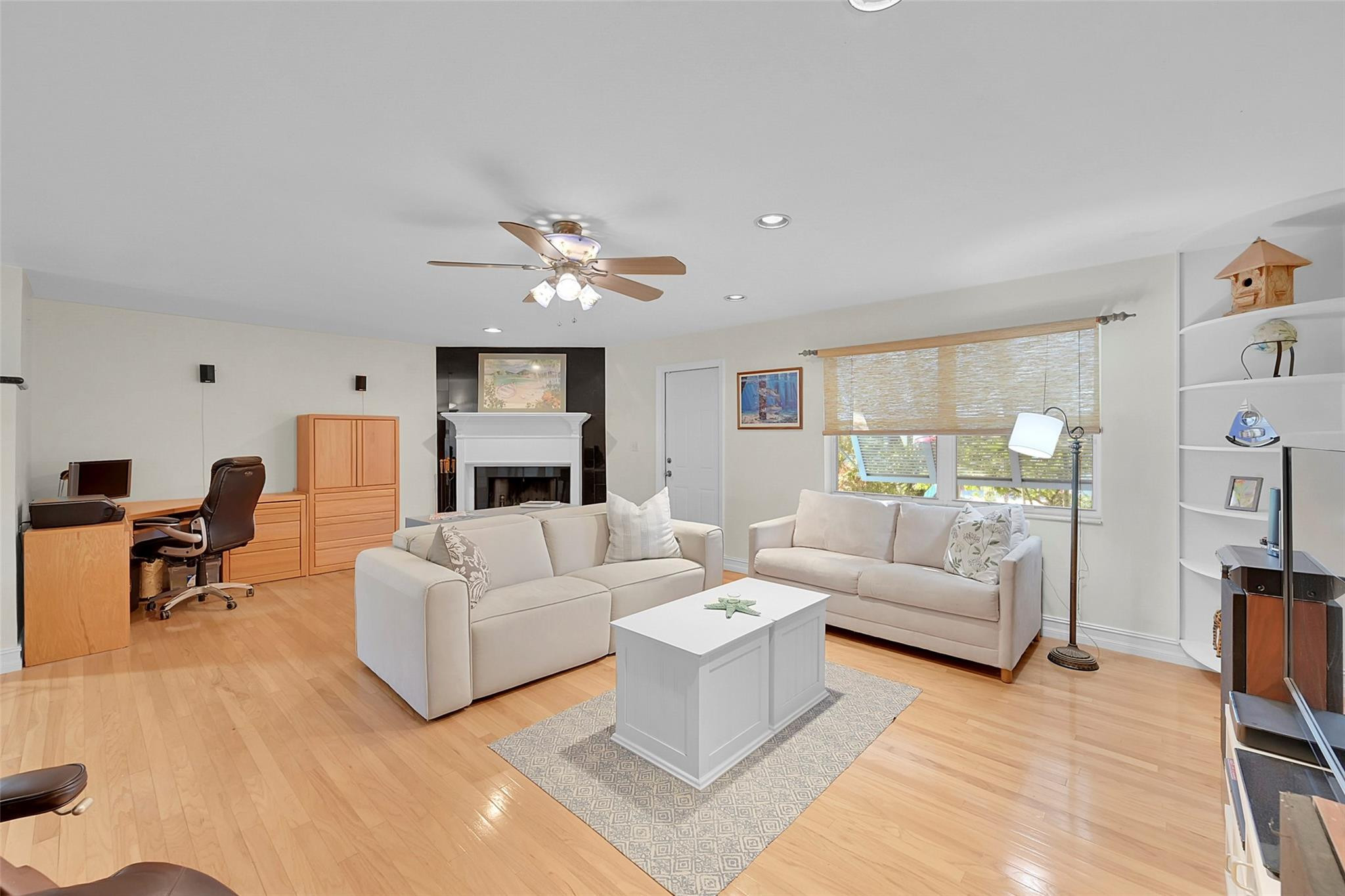 27 NE 16th Ave