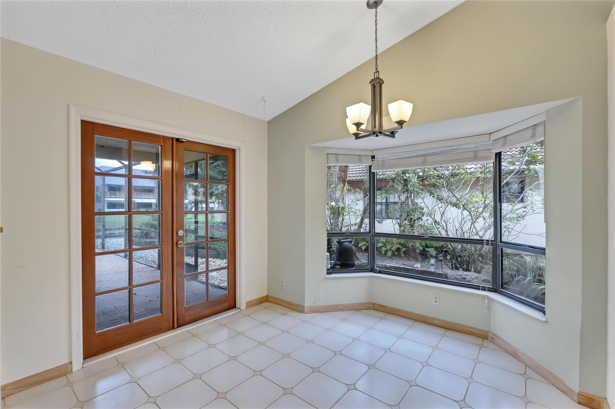 5133 NW 84th Rd