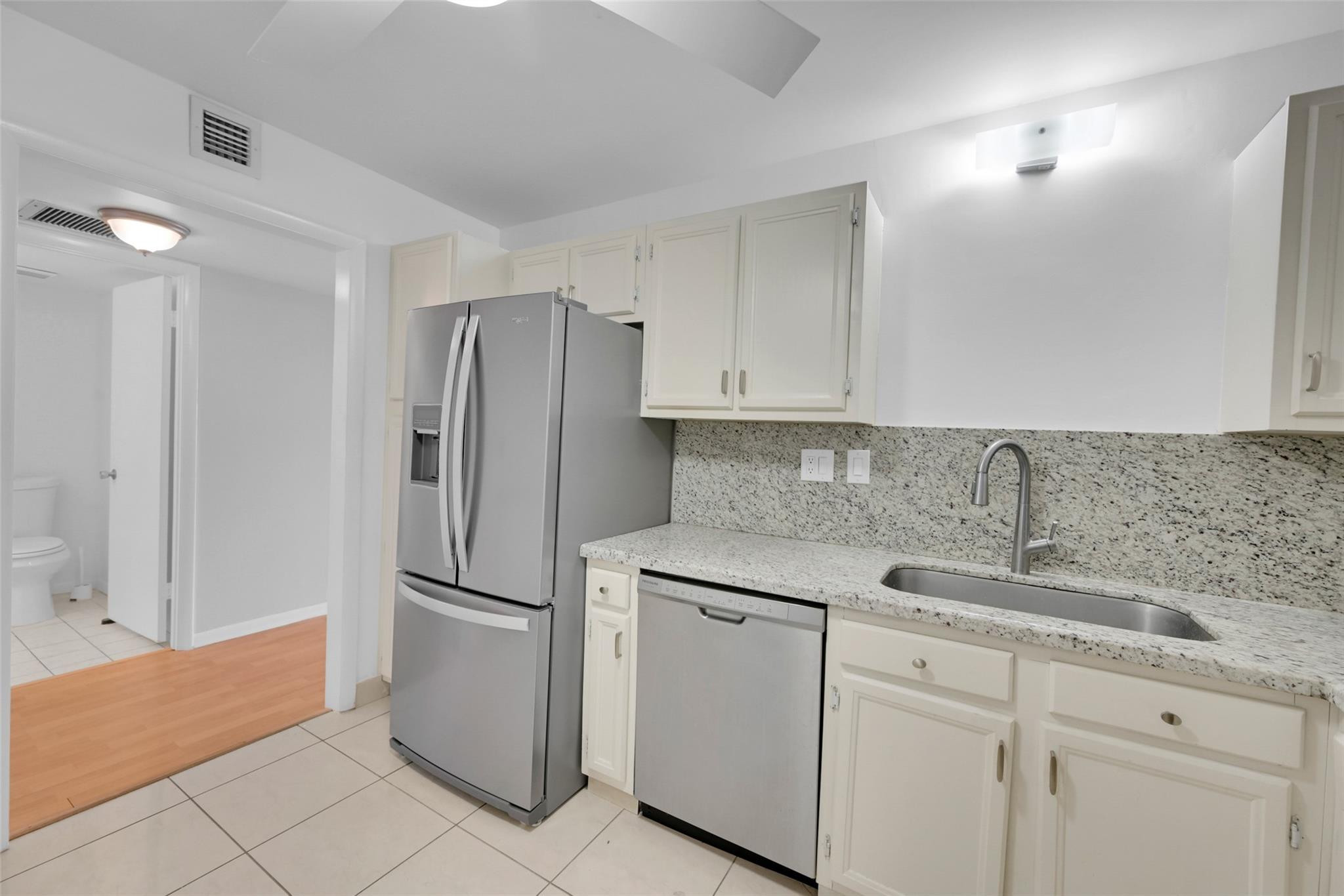10777 W Sample Rd Unit: 1010