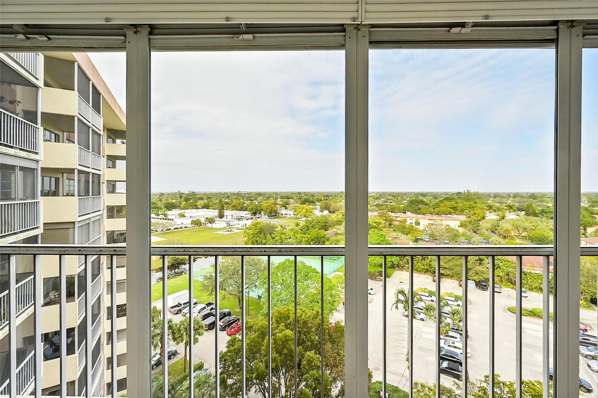 10777 W Sample Rd Unit: 1010