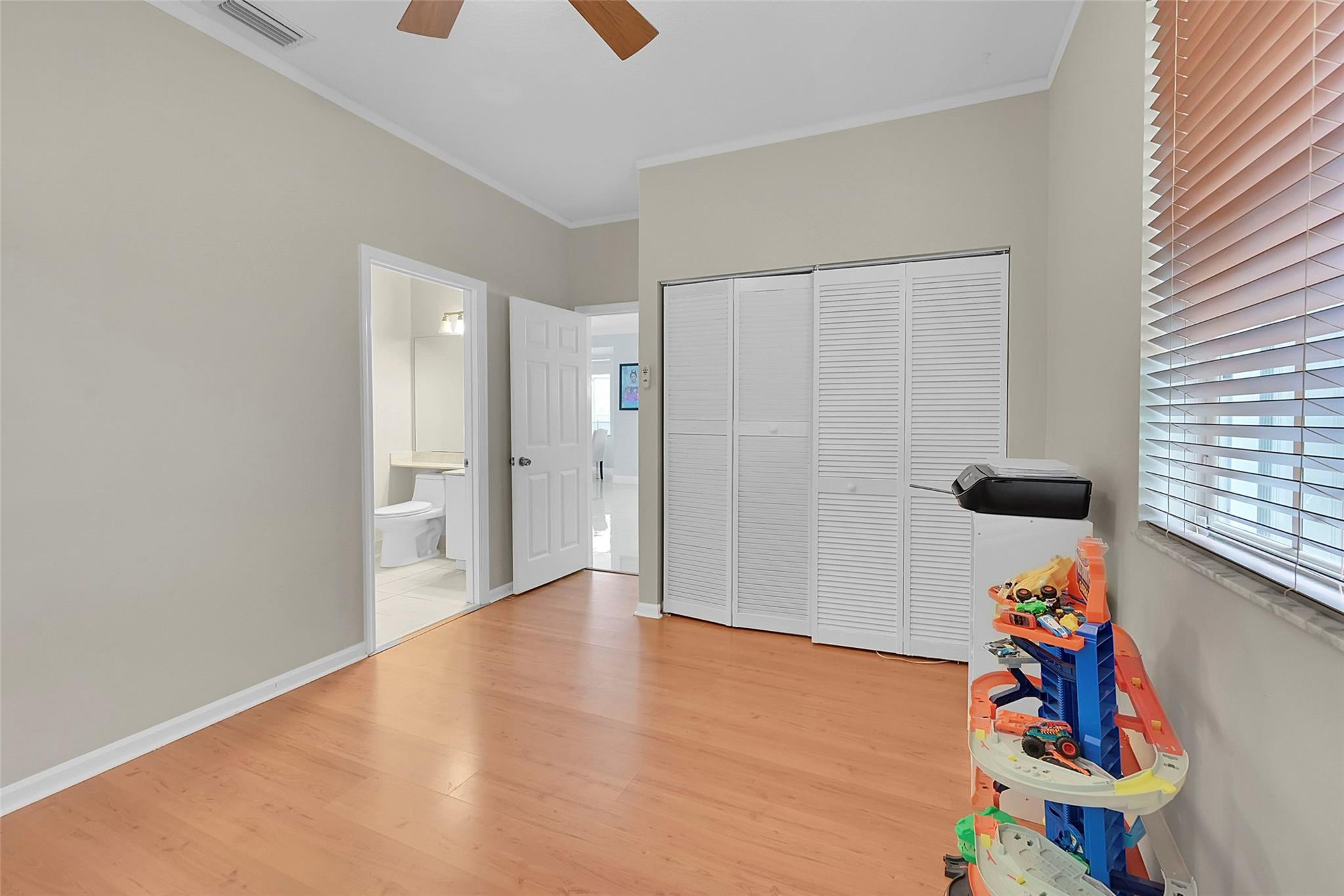2793 Oakbrook Dr