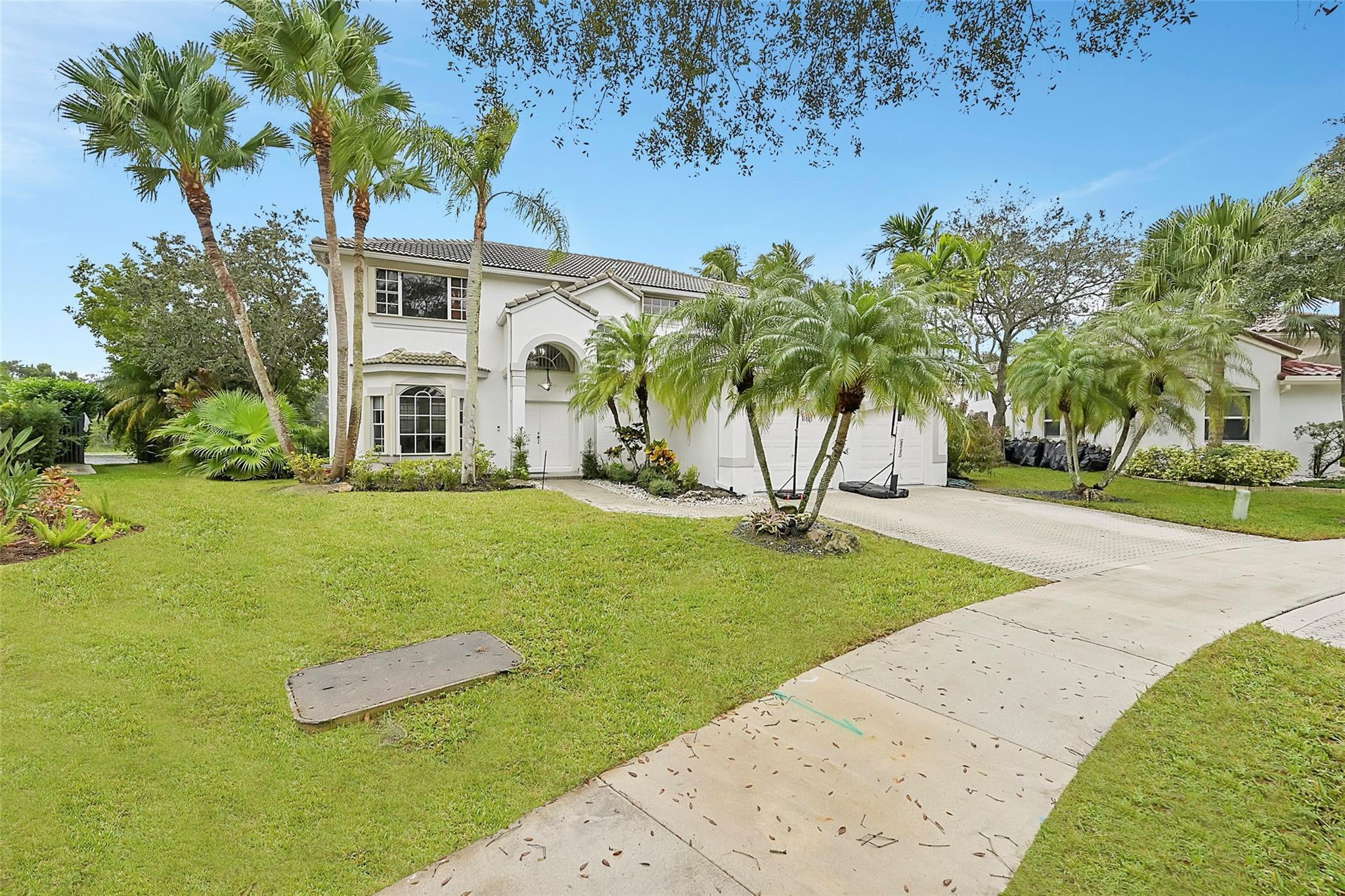 2793 Oakbrook Dr