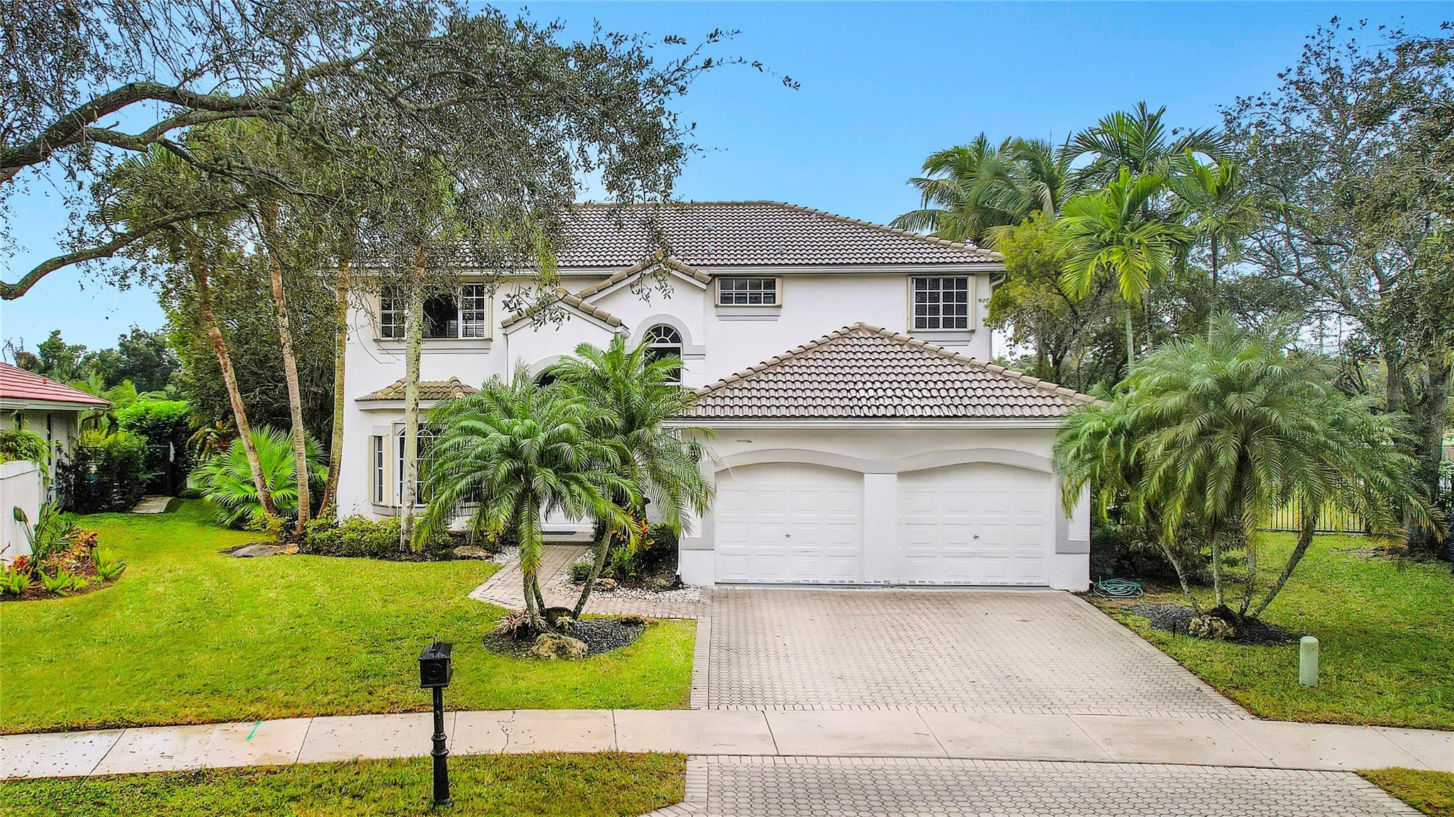 2793 Oakbrook Dr