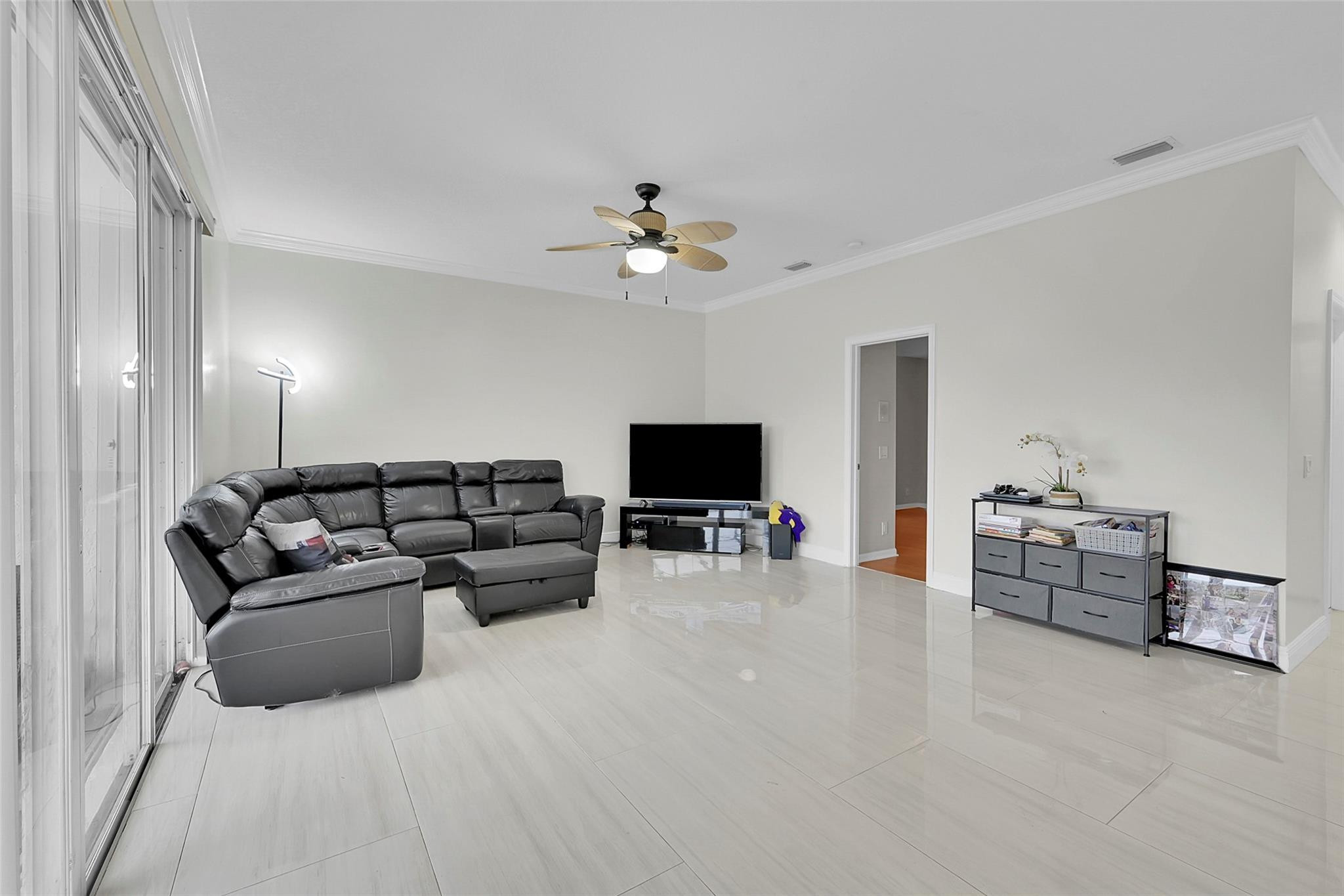 2793 Oakbrook Dr