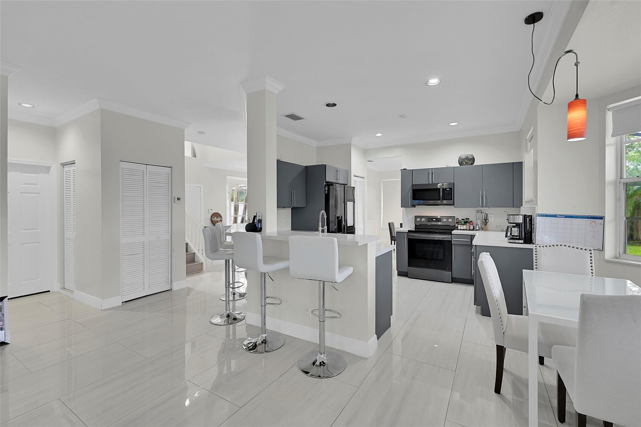 2793 Oakbrook Dr