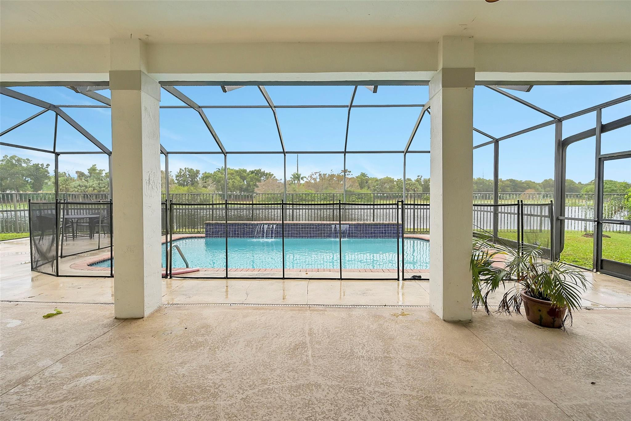2793 Oakbrook Dr