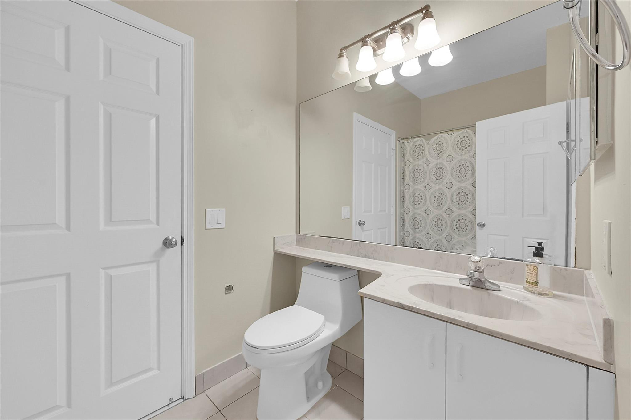 2793 Oakbrook Dr